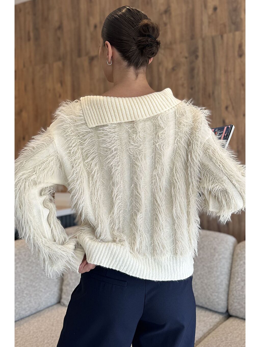 Ekru Yaka Detaylı Sakallı Triko Kazak-5