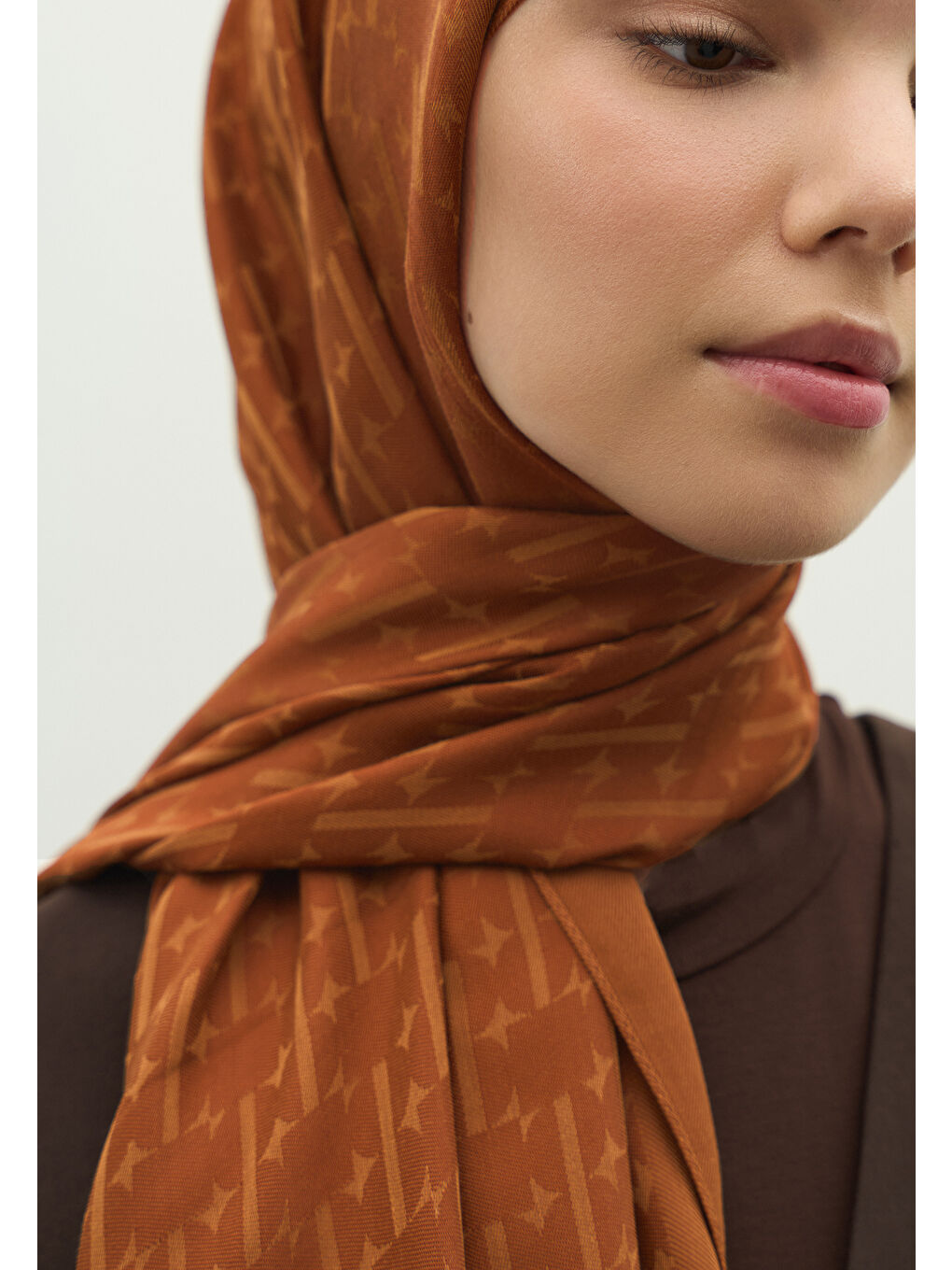 Kahverengi MONOGRAM PAMUK FLOŞ JAKARLI ŞAL TARÇIN KABUĞU-3