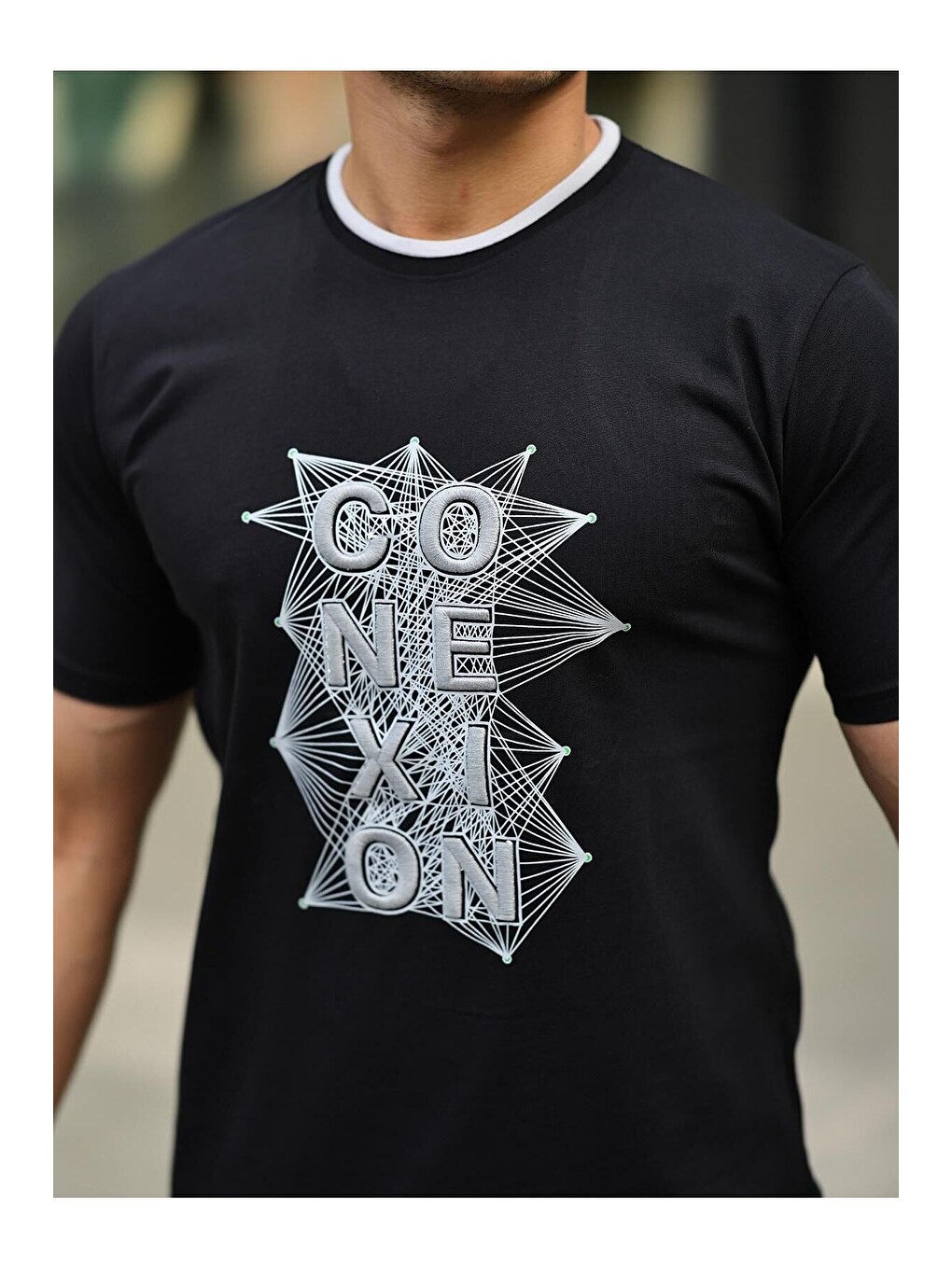 Siyah Erkek Slim Fit Nakış Desenli Tişört-1