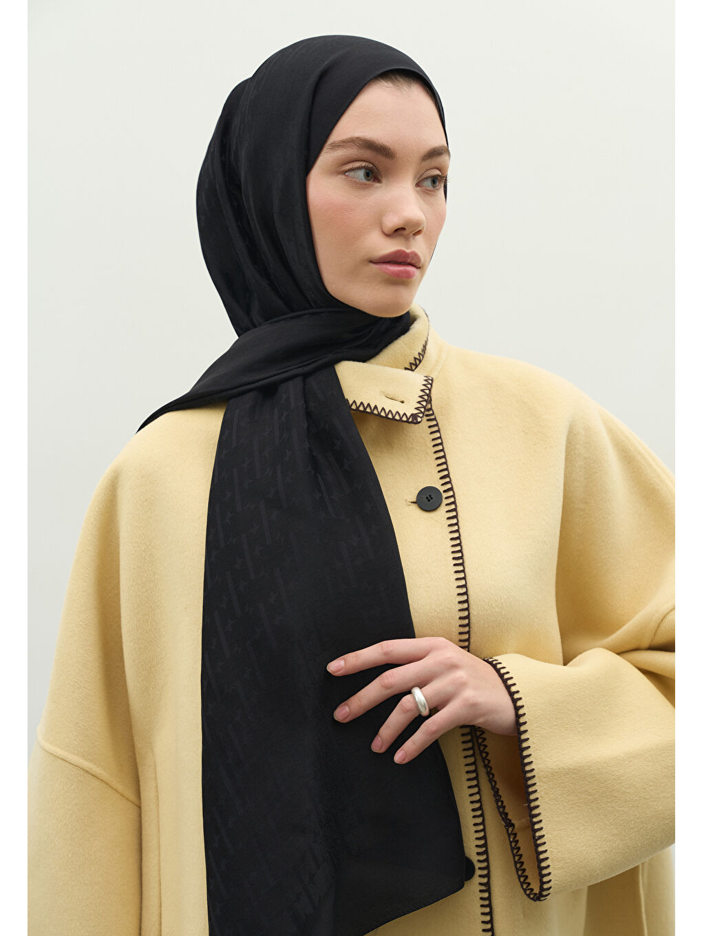 Siyah MONOGRAM PAMUK FLOŞ JAKARLI ŞAL SİYAH-1