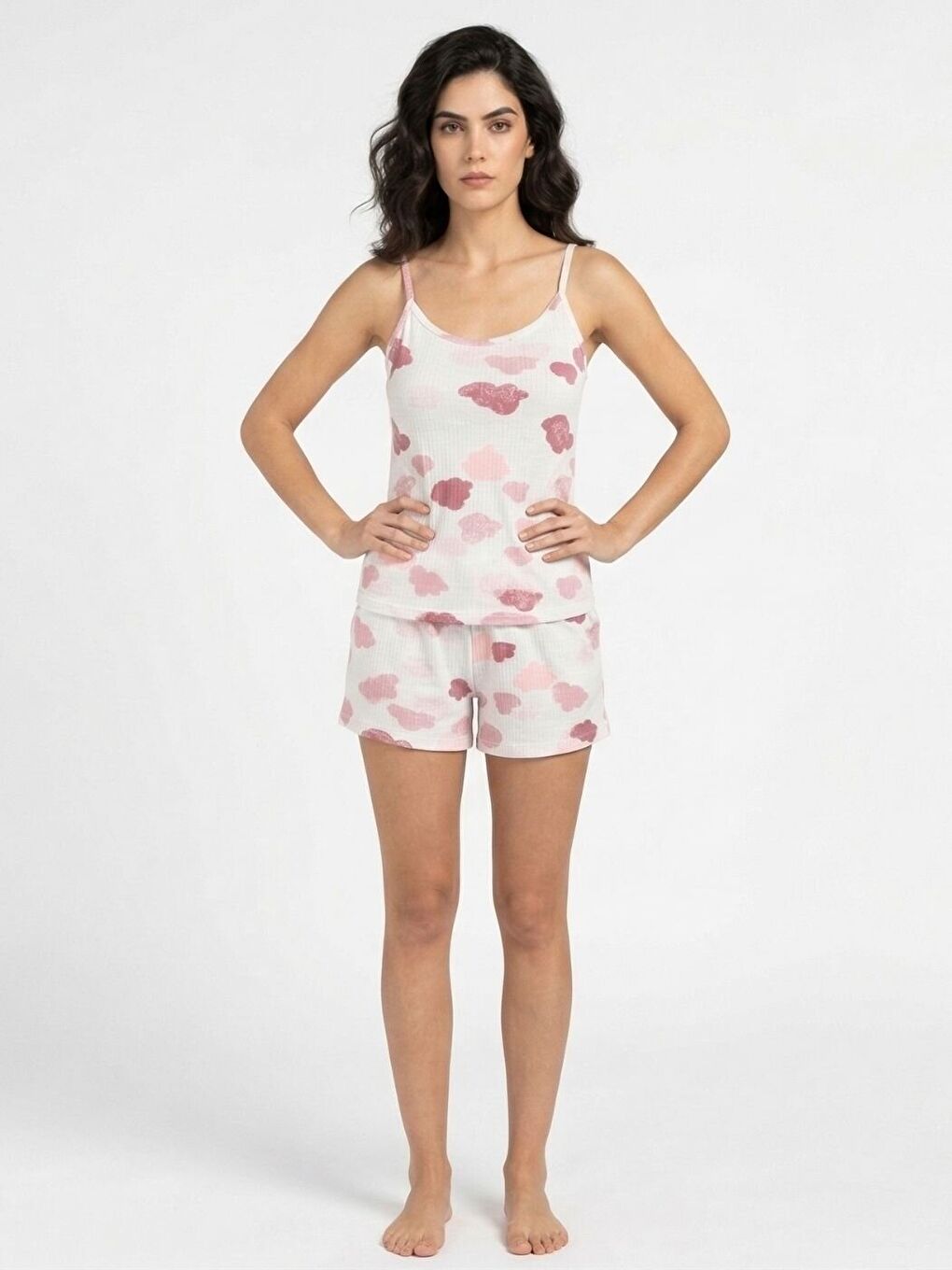 Kadın Pembe Bulut Desenli İp Askılı Bürümcük Şortlu Premium Pijama Takım-1