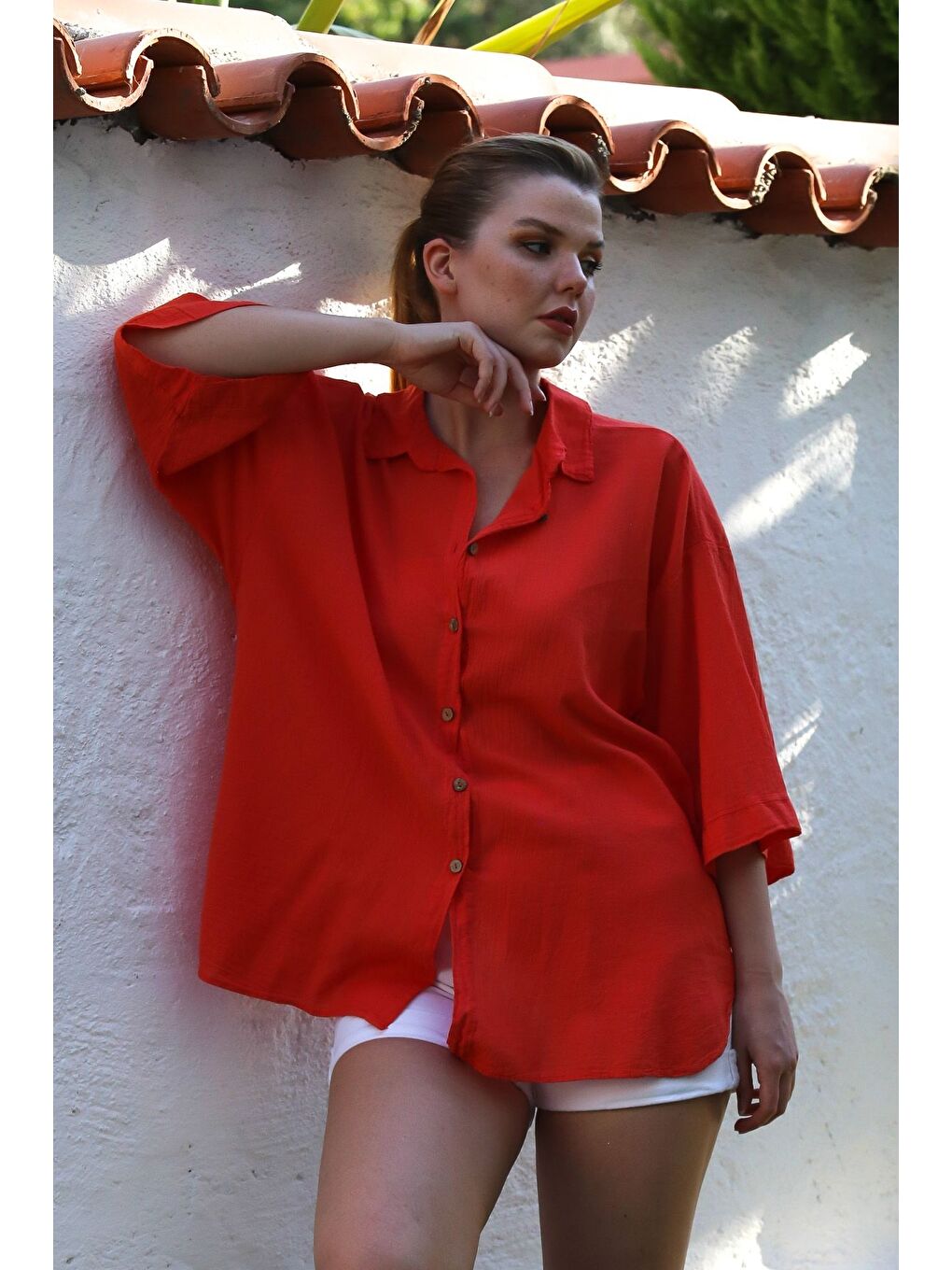 Kırmızı Narçiçeği Gömlek Yaka 3/4 Kol Düğmeli Yıkamalı Casual Oversize Dokuma Gömlek 75 68