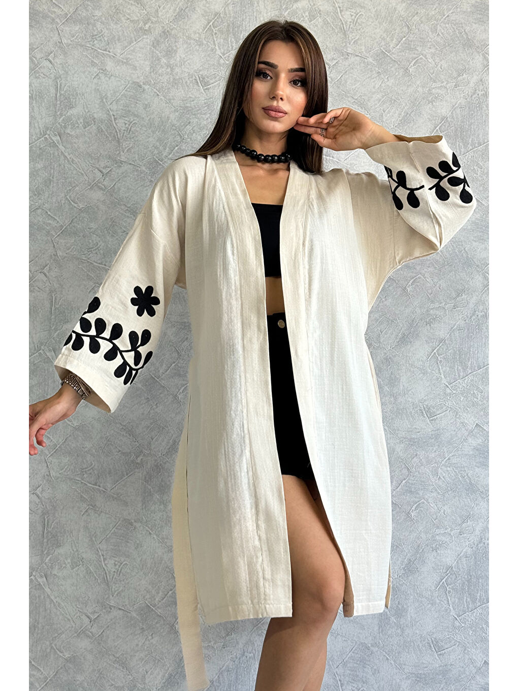 Bej Bel Kuşaklı Nakışlı Kadın Kimono