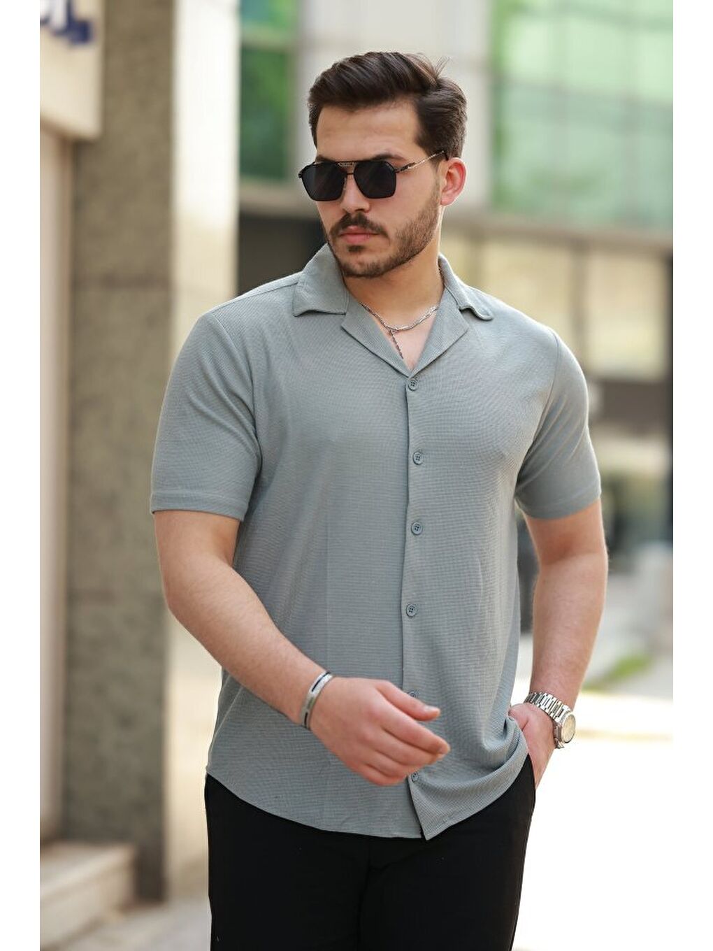 Gri Erkek Apaç Yaka örme Kumaş Kısa Kollu Gömlek-1