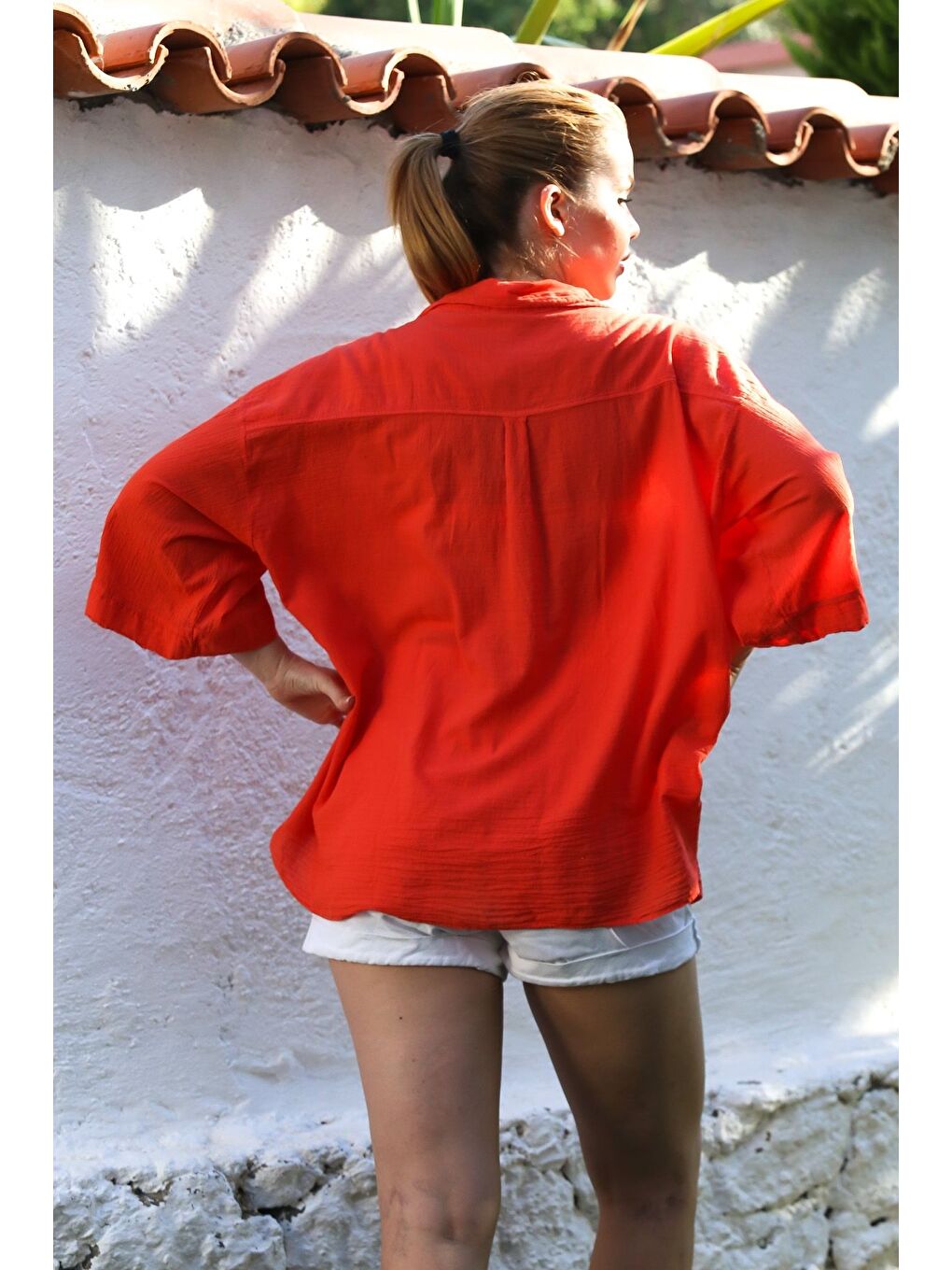 Kırmızı Narçiçeği Gömlek Yaka 3/4 Kol Düğmeli Yıkamalı Casual Oversize Dokuma Gömlek 75 68-1