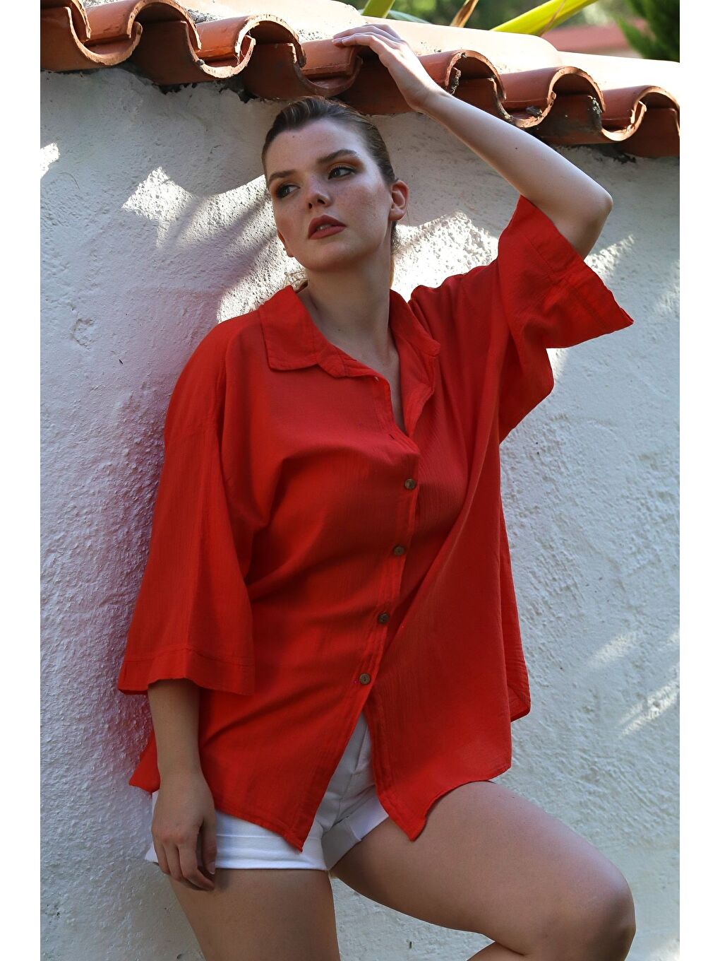 Kırmızı Narçiçeği Gömlek Yaka 3/4 Kol Düğmeli Yıkamalı Casual Oversize Dokuma Gömlek 75 68-2