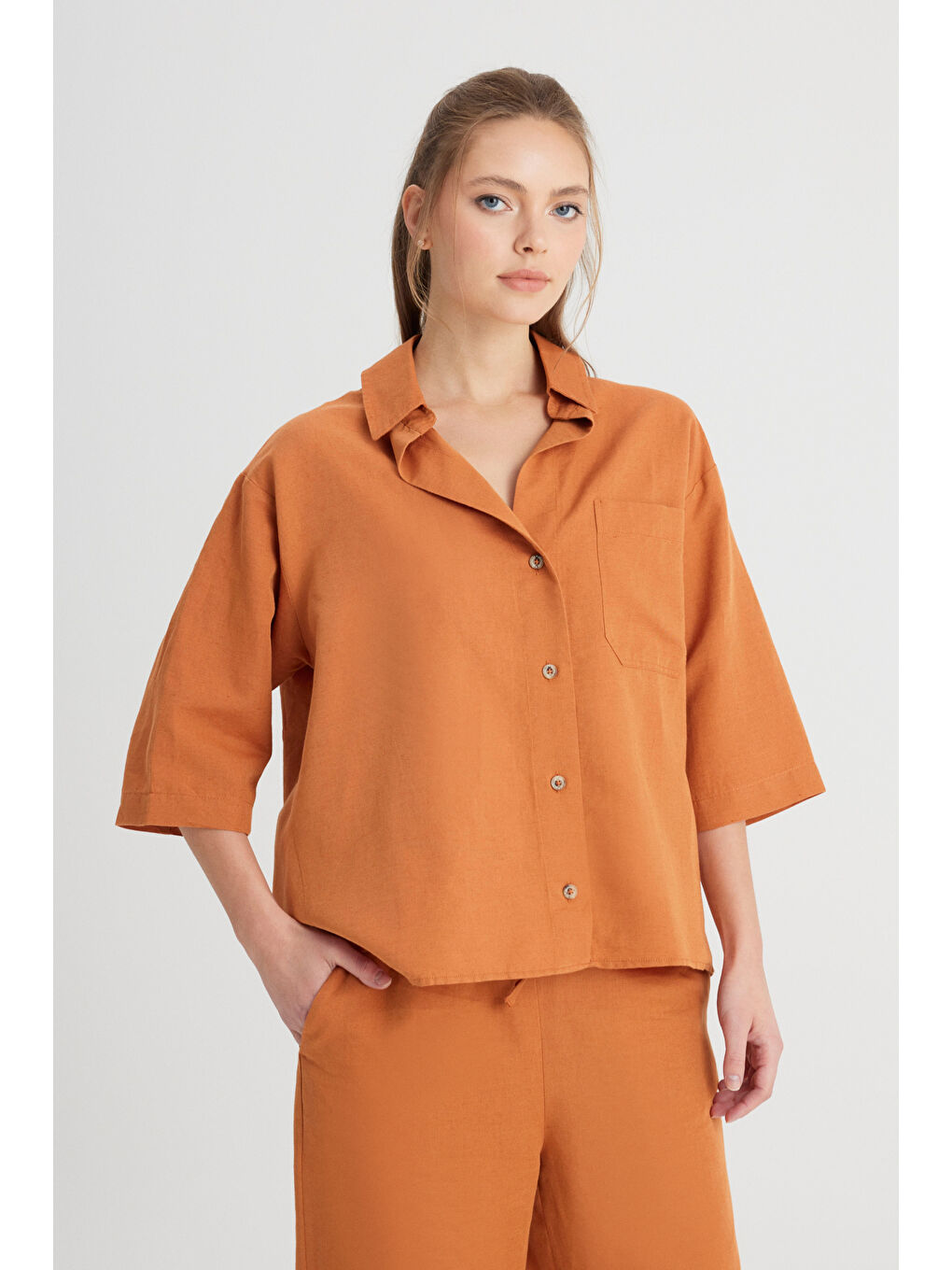 Relaxed Fit Geniş Kesim Kısa Kollu Kahverengi Gömlek