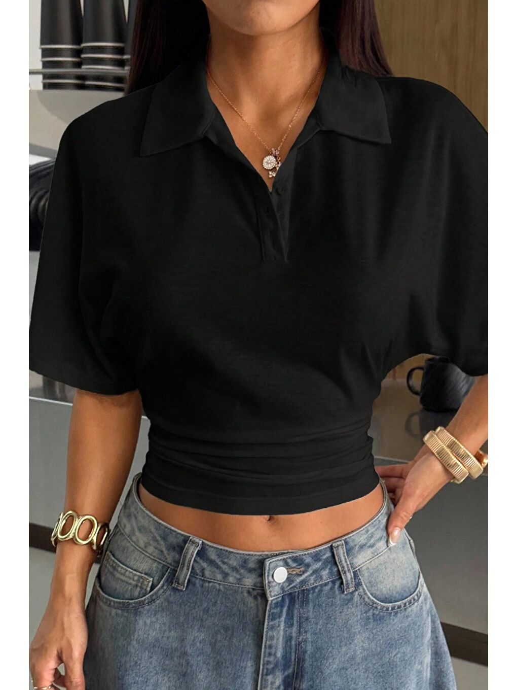 Siyah Kadın Beyaz Crop Belden Oturan Tişört Polo Yaka Modern Tasarım-2