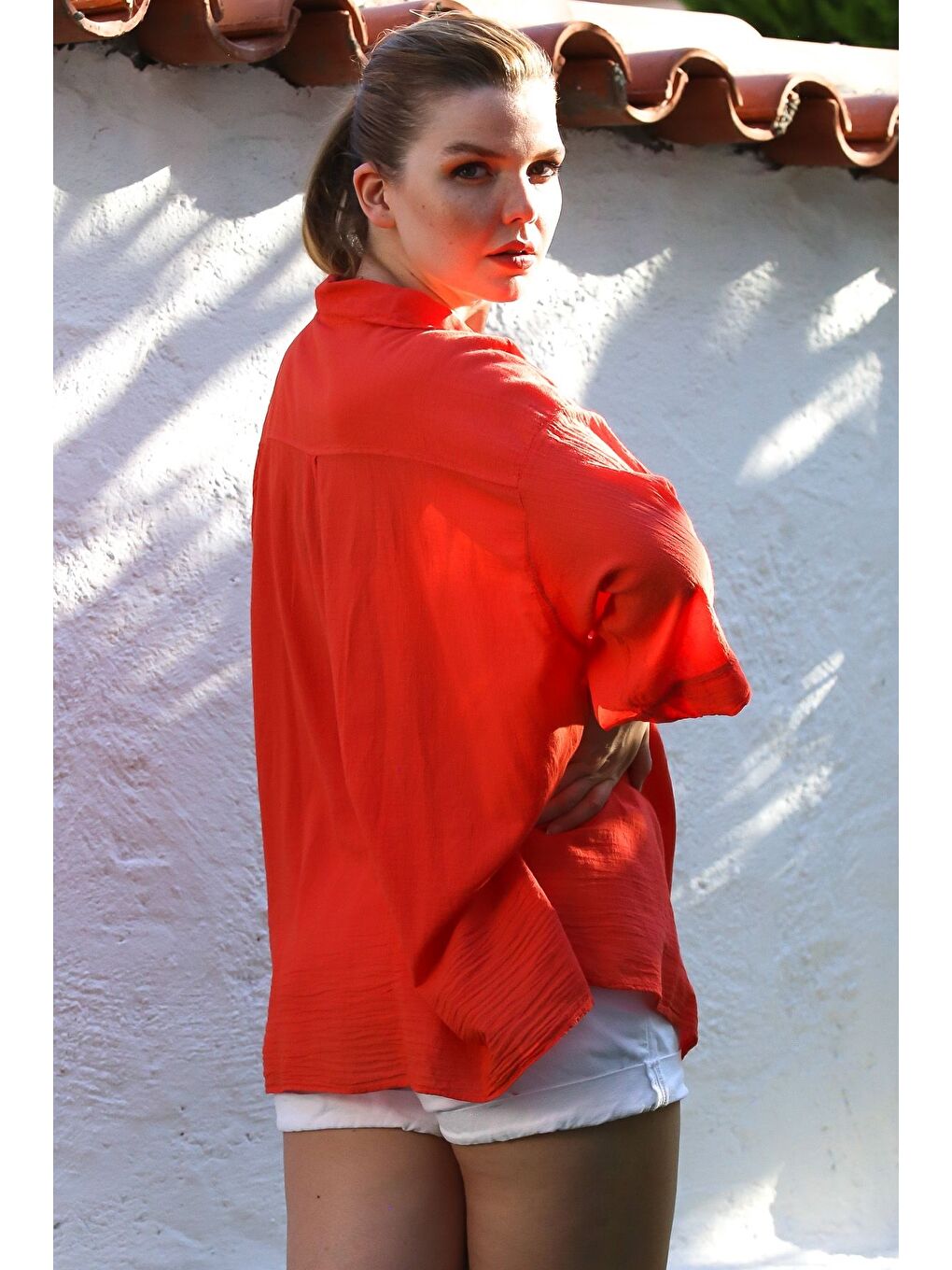 Kırmızı Narçiçeği Gömlek Yaka 3/4 Kol Düğmeli Yıkamalı Casual Oversize Dokuma Gömlek 75 68-7