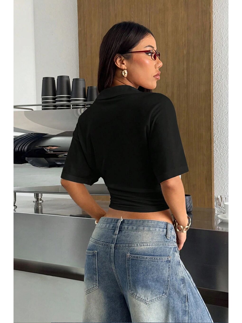 Siyah Kadın Beyaz Crop Belden Oturan Tişört Polo Yaka Modern Tasarım-4