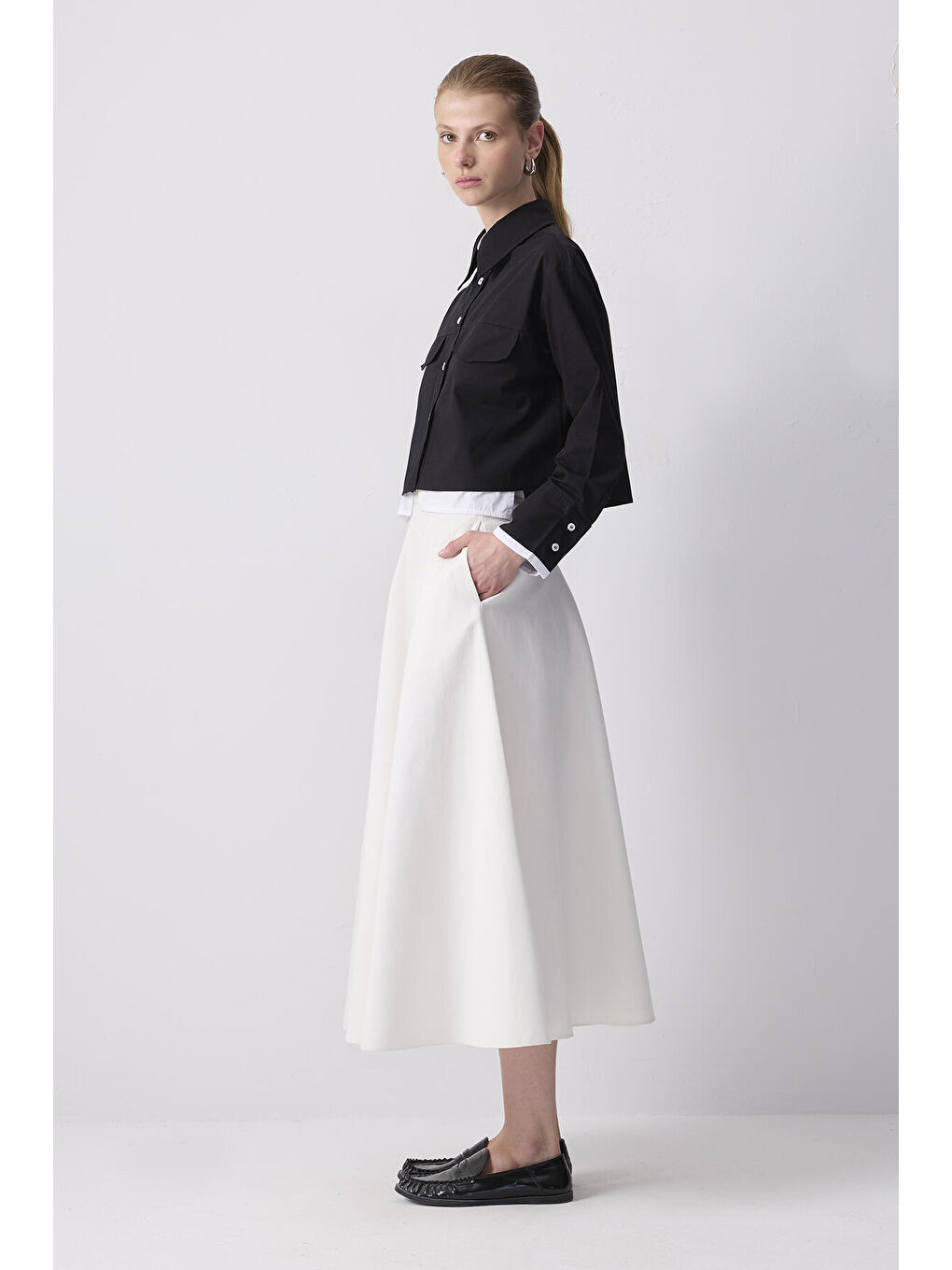 Siyah Cep Detaylı Poplin Crop Gömlek-2