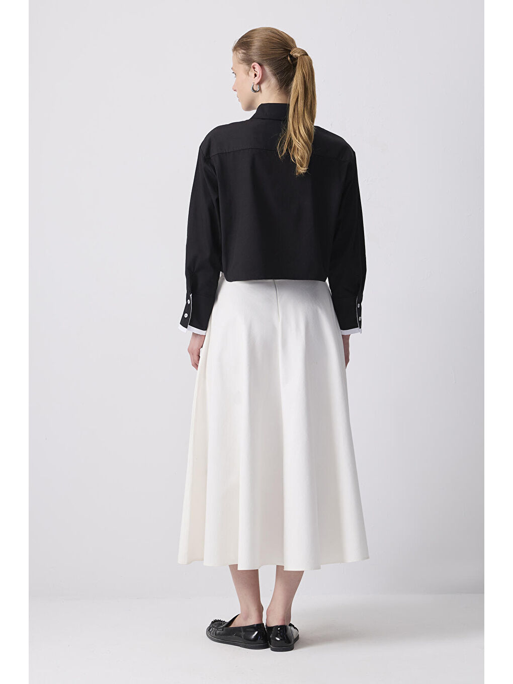 Siyah Cep Detaylı Poplin Crop Gömlek-3