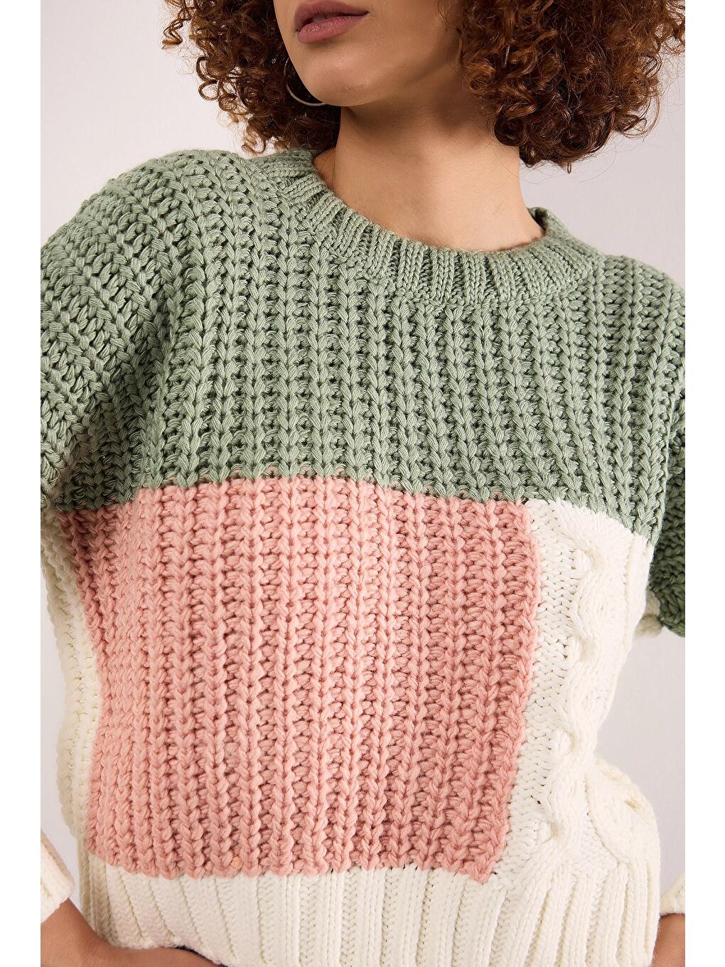 Ekru Bisiklet Yaka Uzun Kollu Kısa Kesim Örme Triko Kazak-2