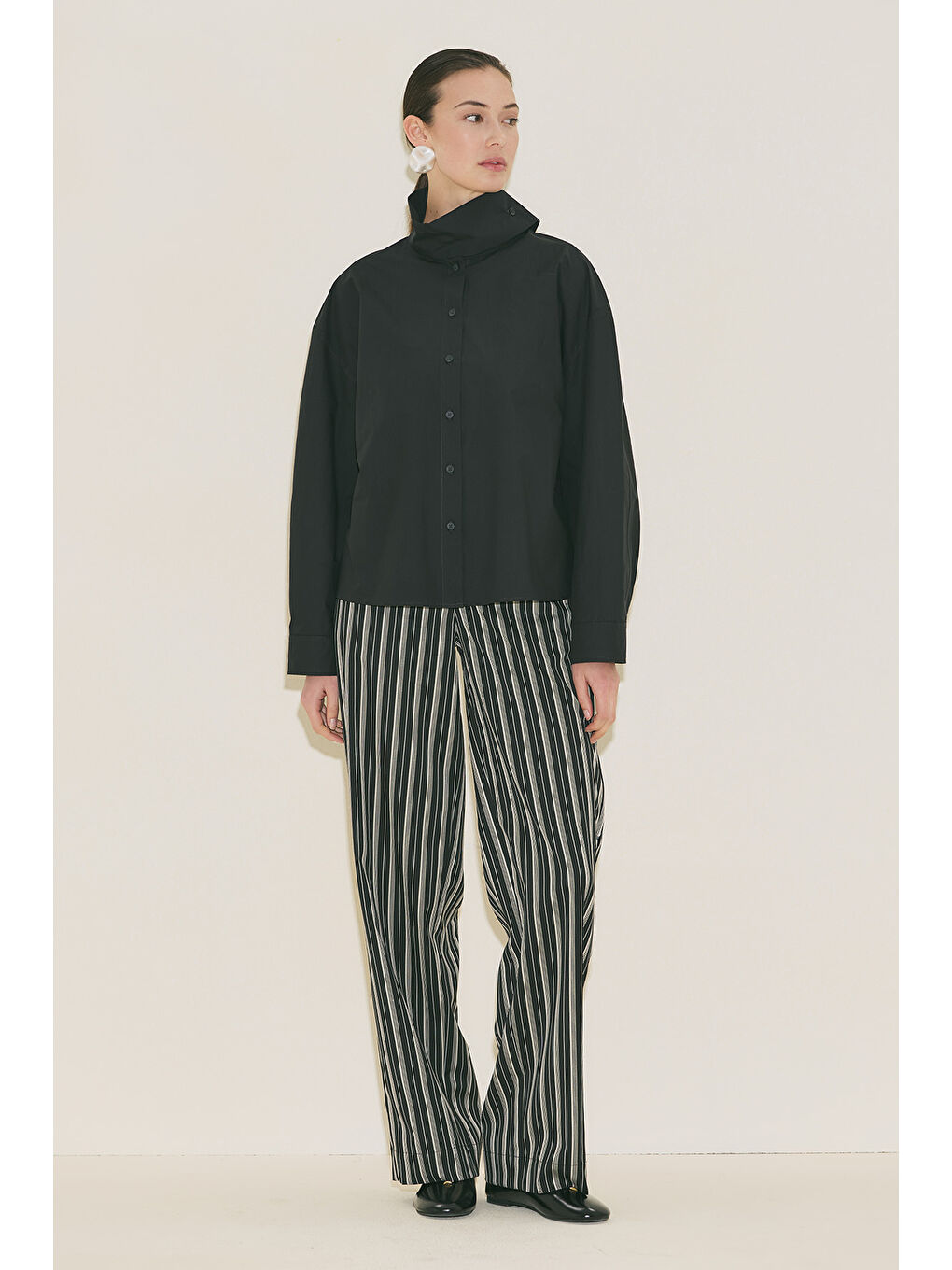 Yüksek Yakalı Kısa Gömlek Siyah-5