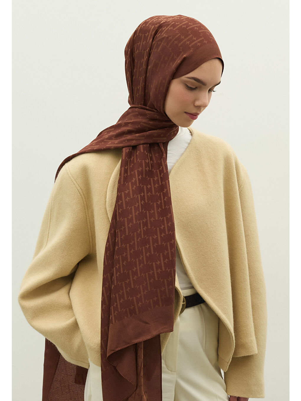 Kahverengi MONOGRAM PAMUK FLOŞ JAKARLI ŞAL AĞAÇ KABUĞU