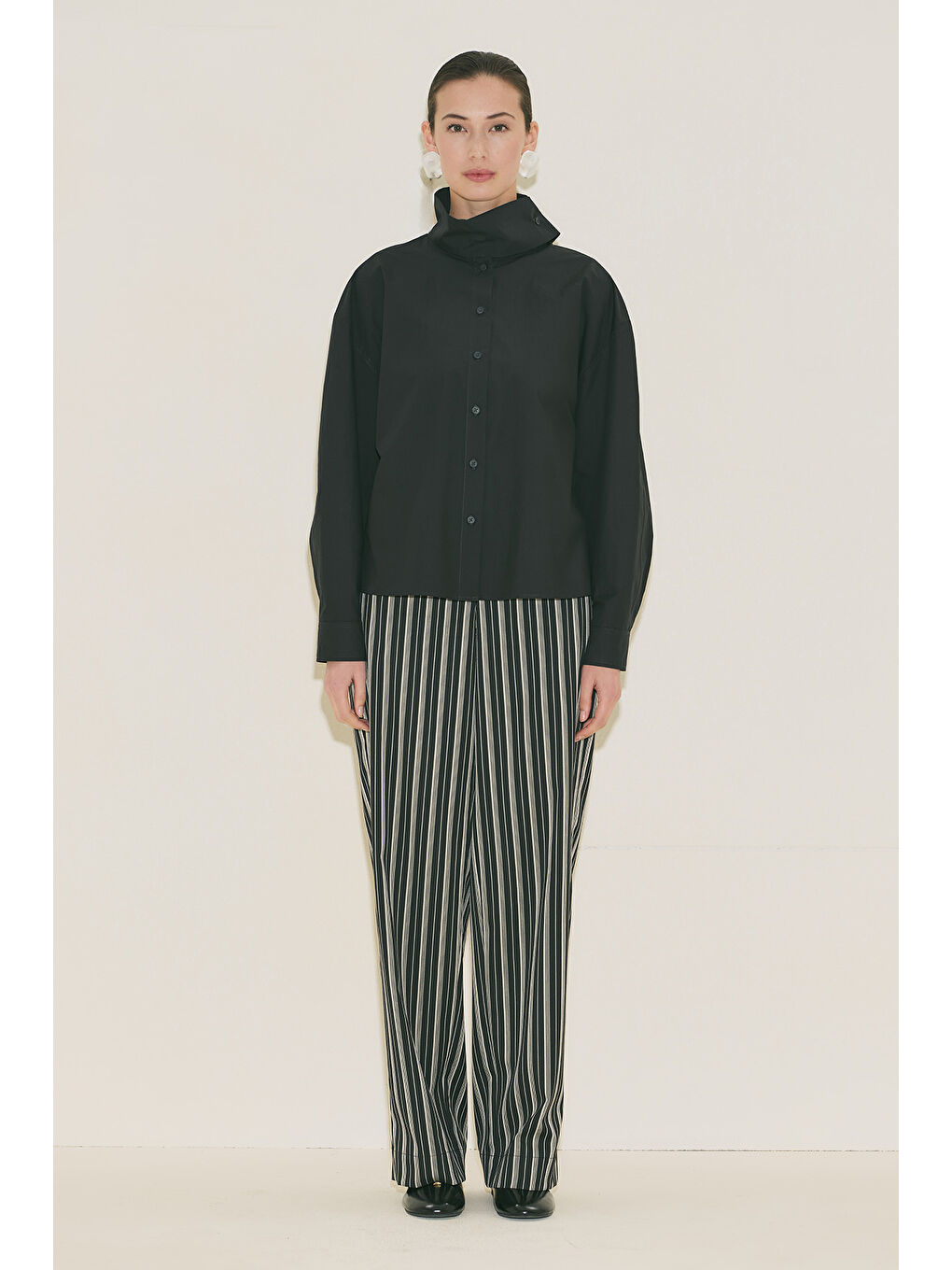 Yüksek Yakalı Kısa Gömlek Siyah-6