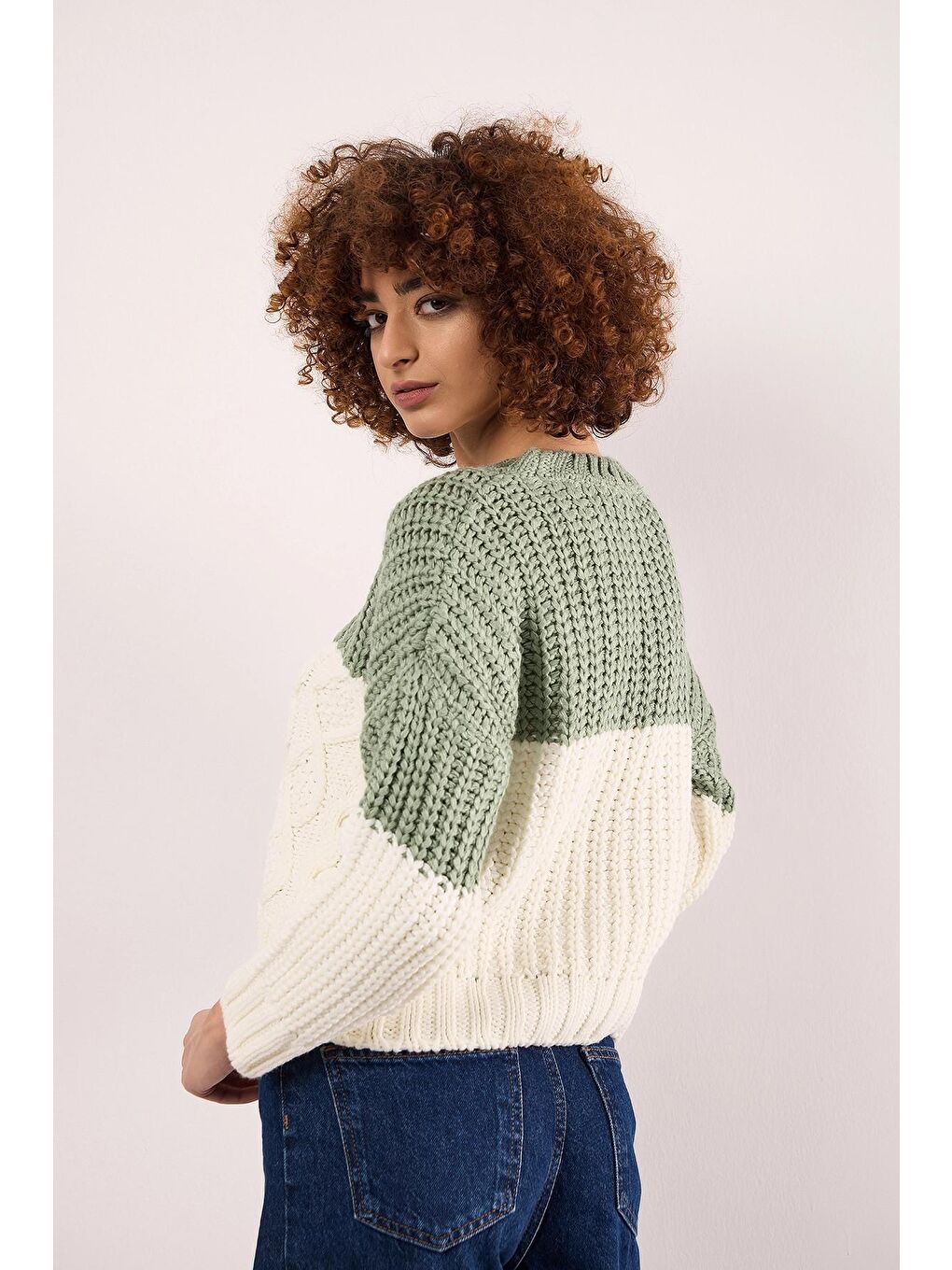 Ekru Bisiklet Yaka Uzun Kollu Kısa Kesim Örme Triko Kazak-3