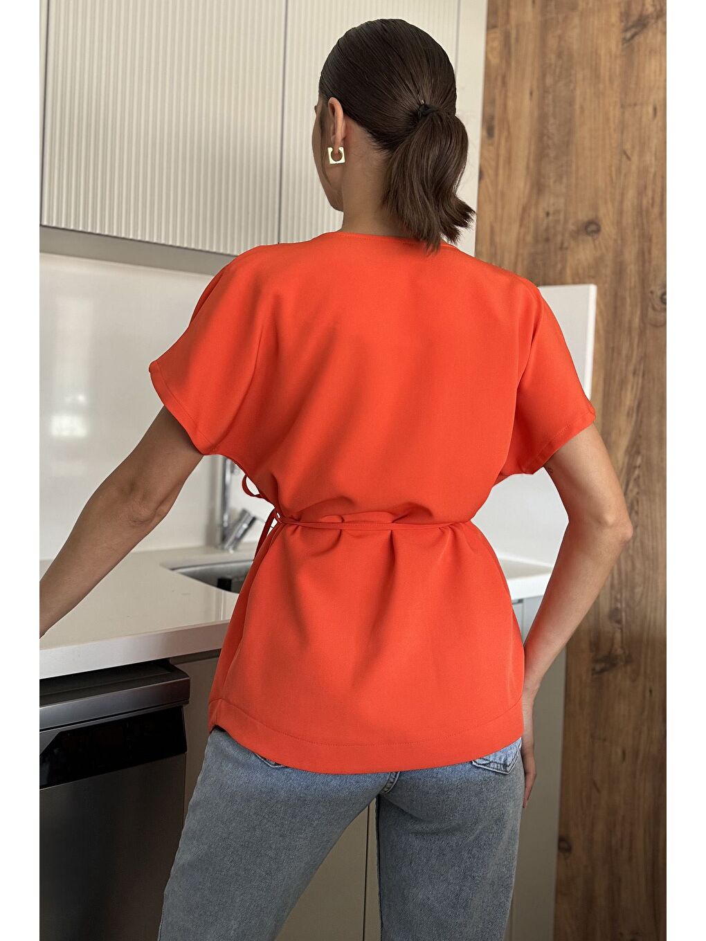 Turuncu Kruvaze Yaka Bel Bağcıklı Kolsuz Ceket-3