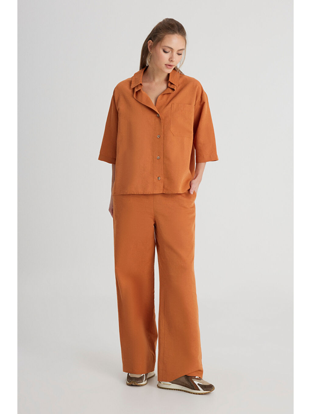 Relaxed Fit Geniş Kesim Kısa Kollu Kahverengi Gömlek-2