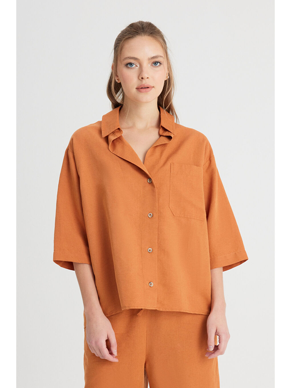 Relaxed Fit Geniş Kesim Kısa Kollu Kahverengi Gömlek-3