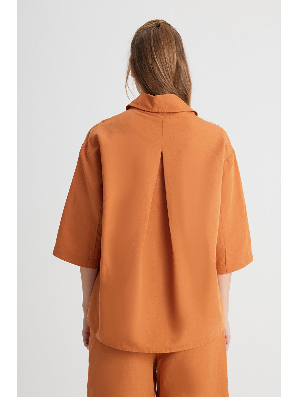 Relaxed Fit Geniş Kesim Kısa Kollu Kahverengi Gömlek-4