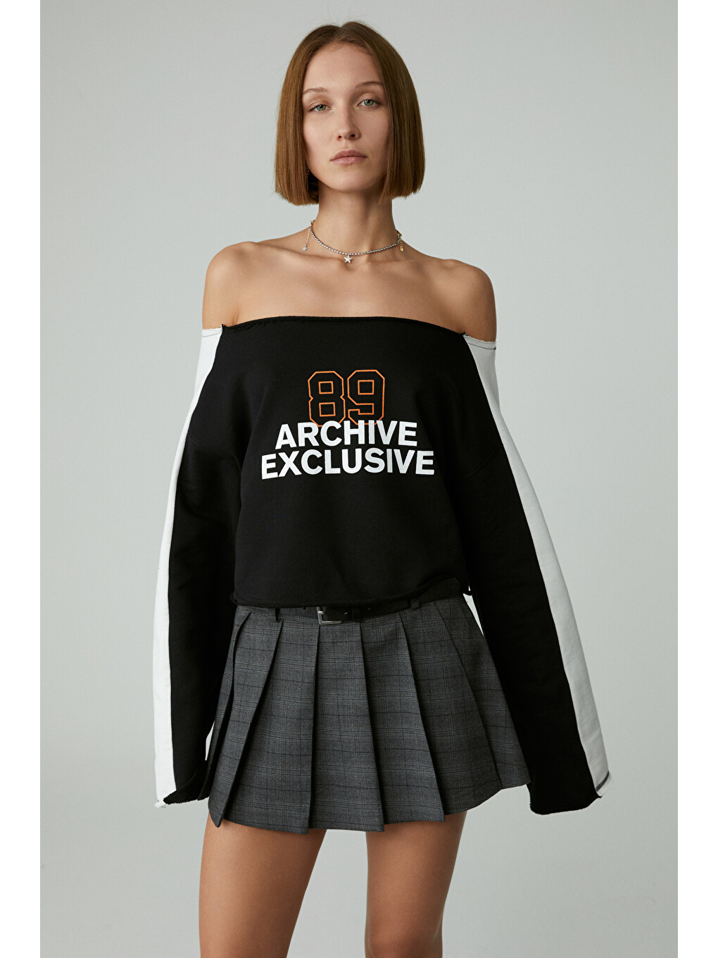 Asensıo Kadın Asimetrik Yakalı Şardonsuz Omzu Açık Baskılı Siyah Sweatshirt-3