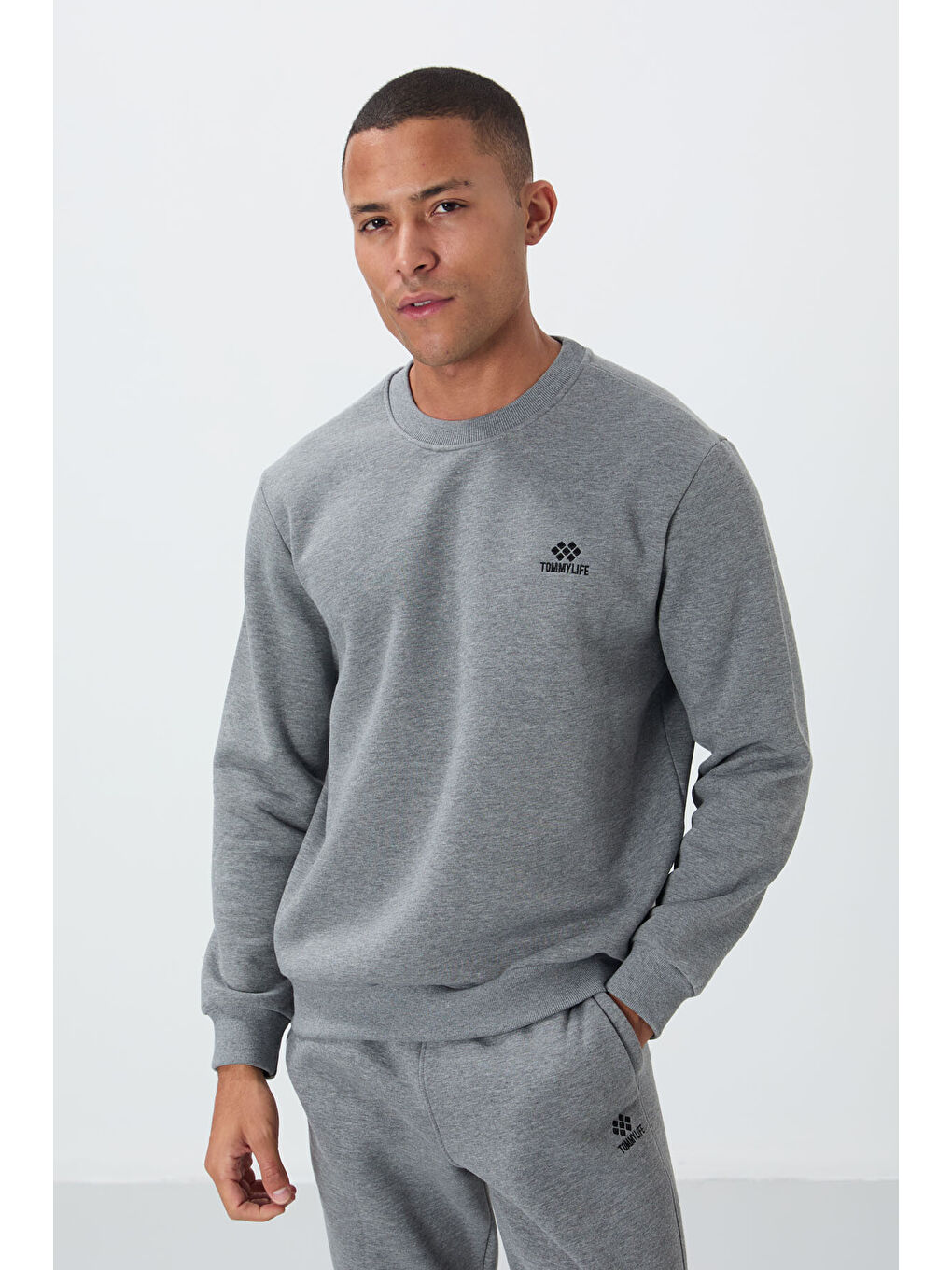 Gri Melanj Pamuklu Kalın İçi Tüylü Yumuşak Dokulu Comfort Fit Nakışlı Erkek Eşofman Takım -85265-3