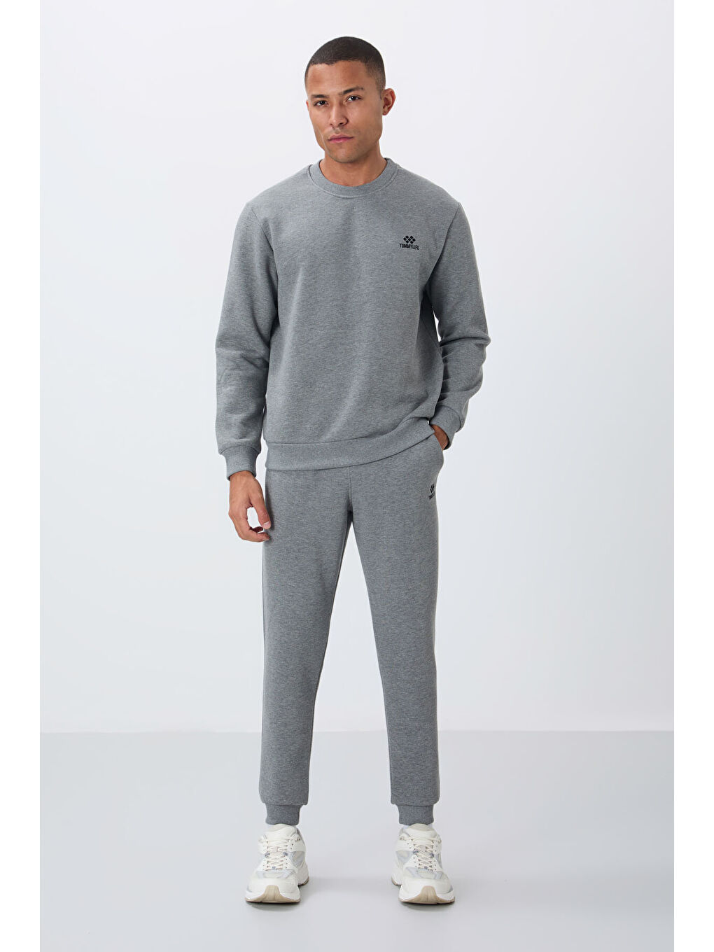 Gri Melanj Pamuklu Kalın İçi Tüylü Yumuşak Dokulu Comfort Fit Nakışlı Erkek Eşofman Takım -85265-7