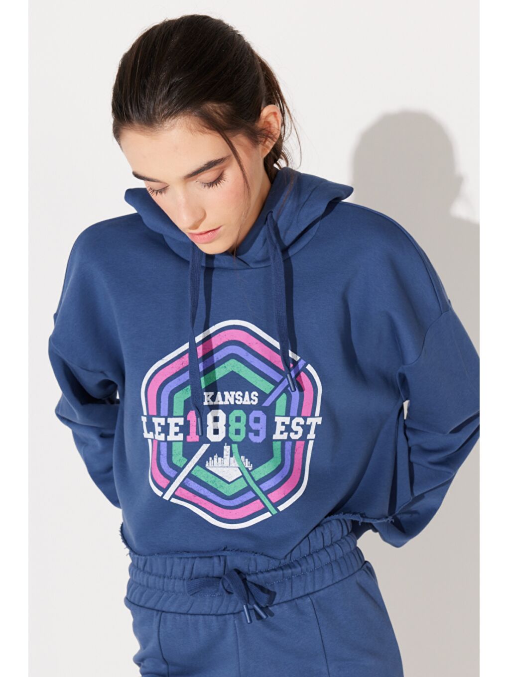 Yeşil Regular Fit Normal Kesim Kapüşonlu Şardonlu Crop Mavi Sweatshirt-1