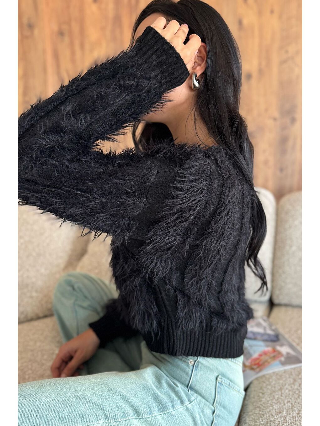 Siyah Kadın Sakallı Triko Kazak-3