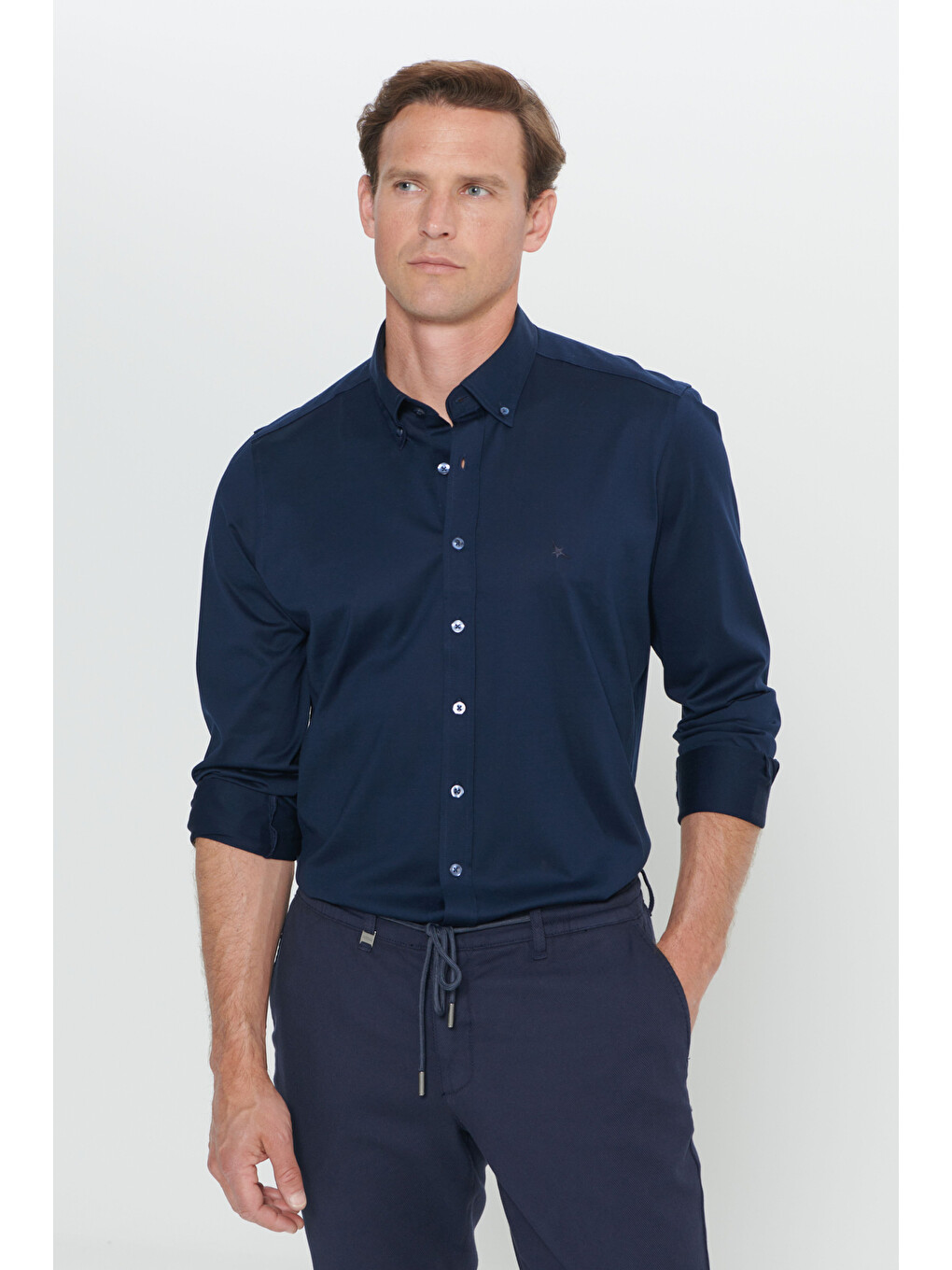 Erkek Lacivert Slim Fit Dar Kesim Düğmeli Yaka Gömlek