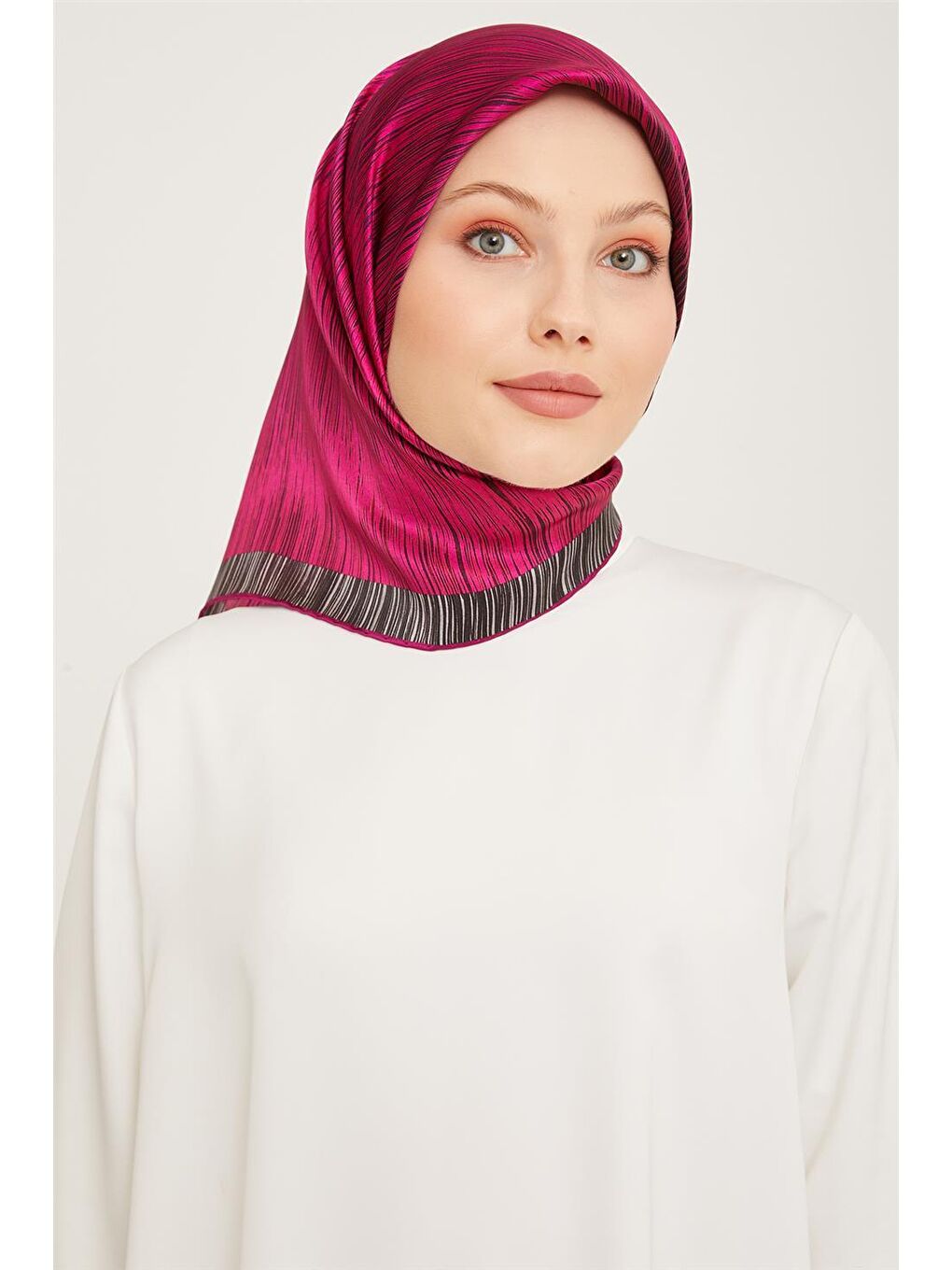 Pembe Sura İpek Eşarp 23Ka9005 1