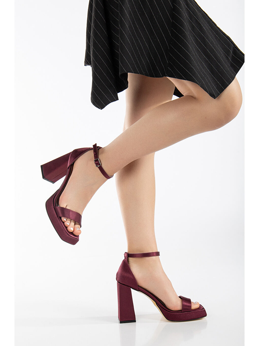 Kadın Bordo Saten Bilekten Bağlamalı Tek Bantlı Saten Platform Topuklu Ayakkabı-1