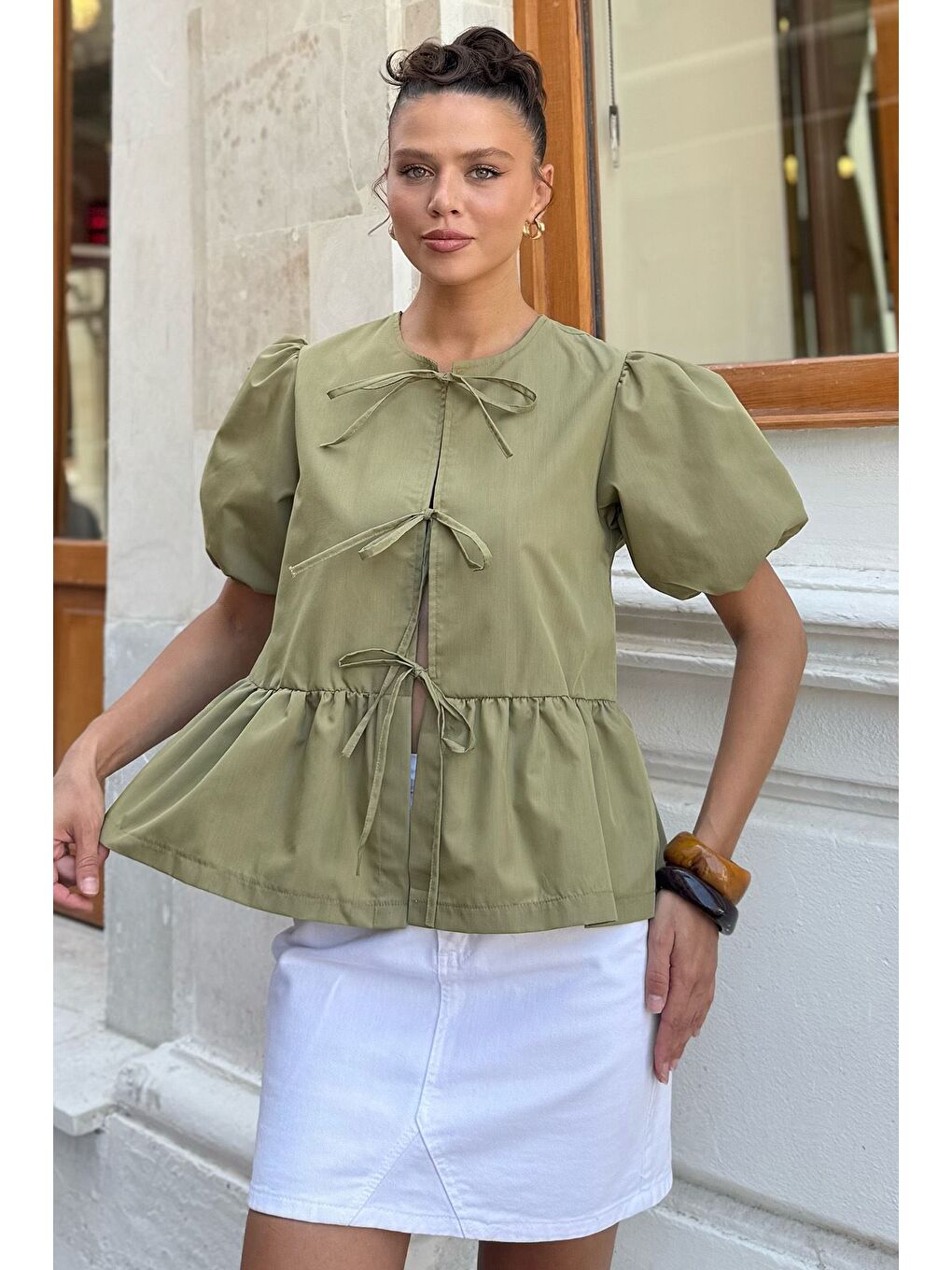 Haki Kadın Ön Bağlama Detaylı Fırfırlı Kol Lastikli Bluz-1