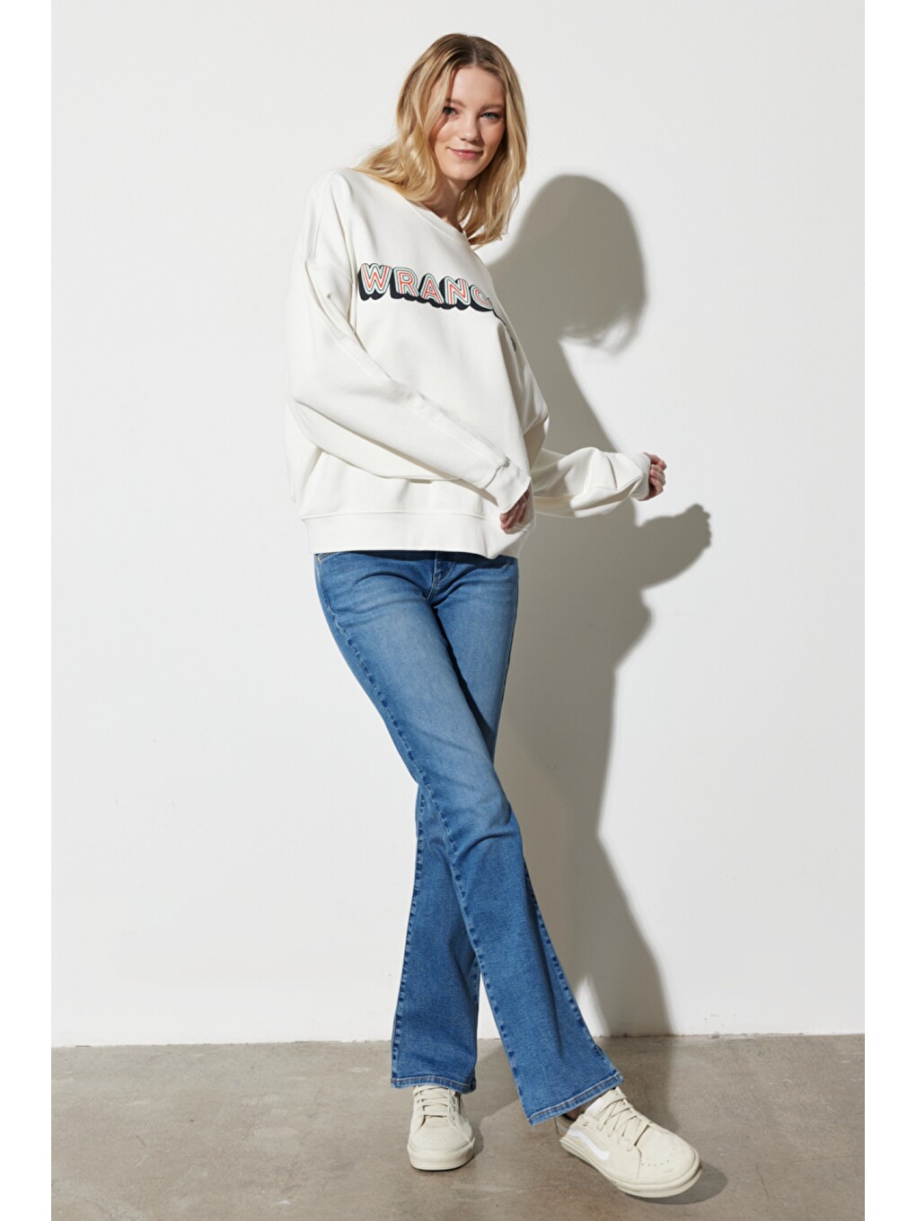Regular Fit Normal Kesim %100 Pamuk Bisiklet Yaka Beyaz Sweatshirt-6