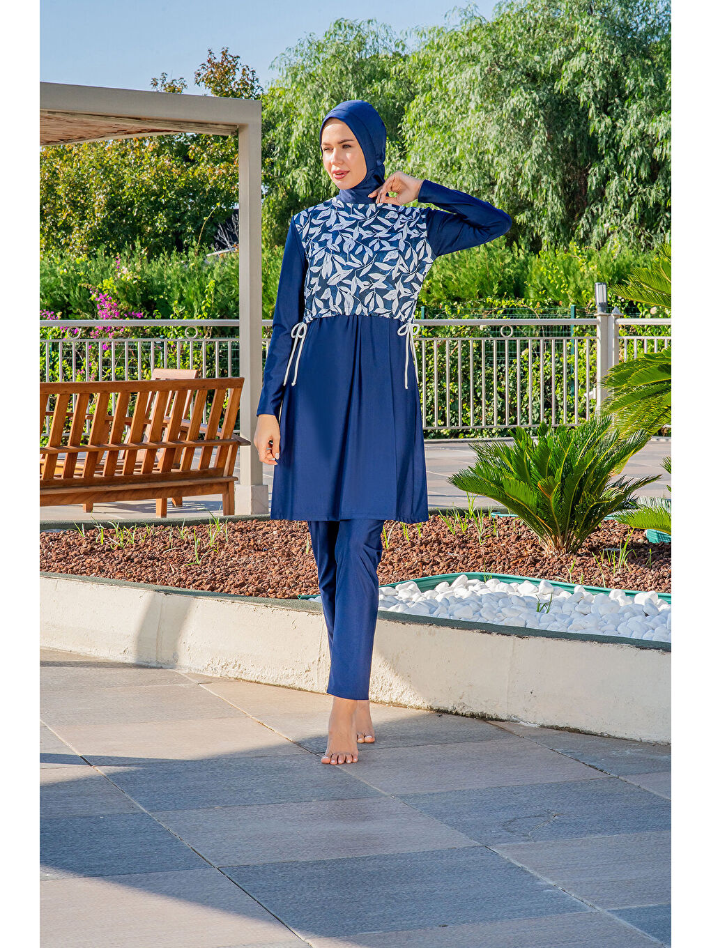 Kadın Lacivert Hızlı Kuruyan Dik Yaka Uzun Kollu Kapalı Mayo