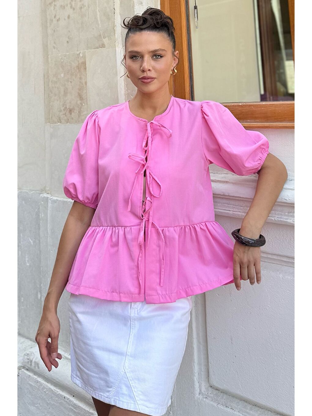 Pembe Kadın Ön Bağlama Detaylı Fırfırlı Kol Lastikli Bluz
