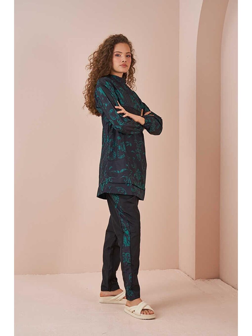 Çini Desen Tesettür Mayo Kısa Siyah