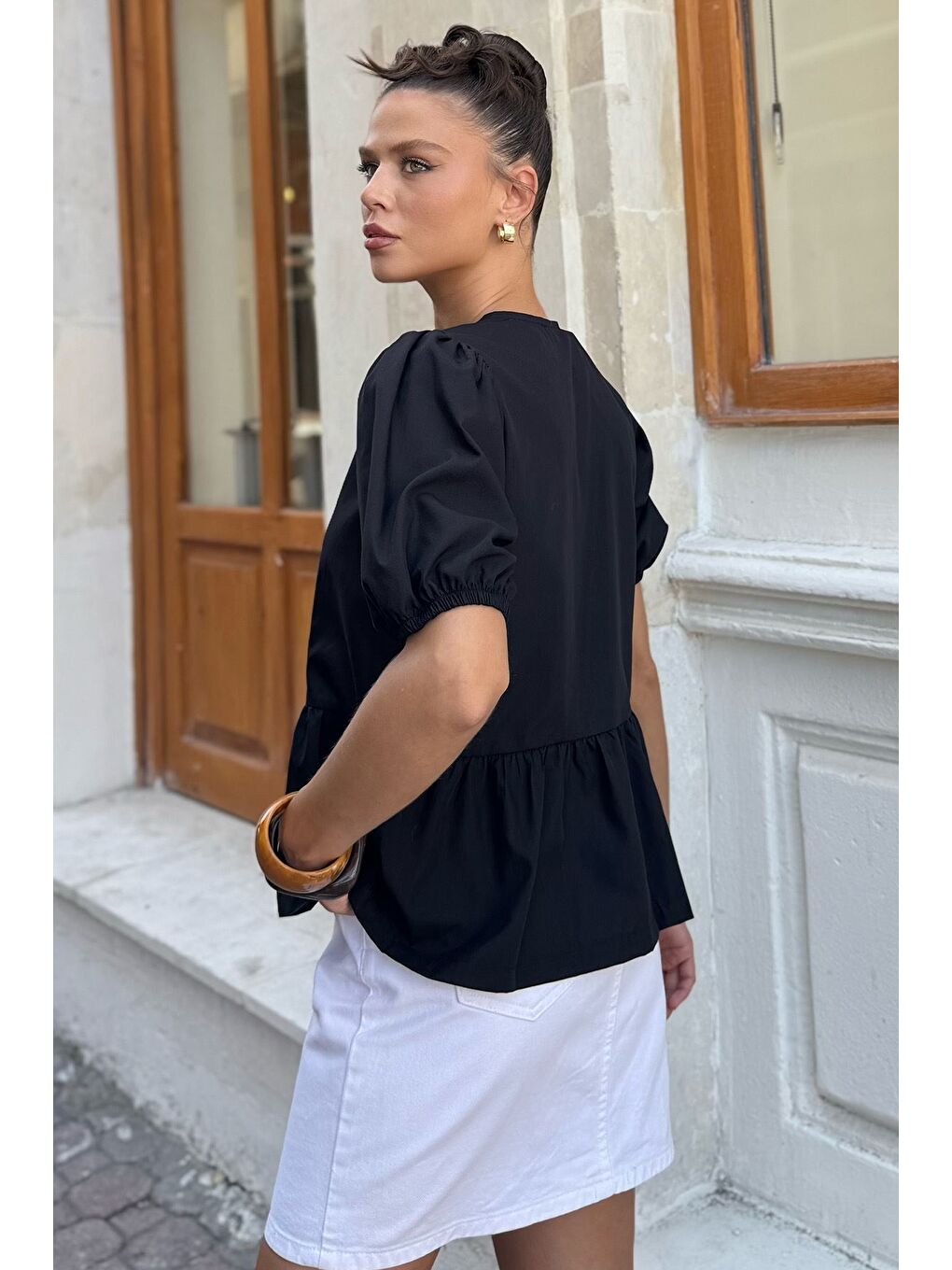 Siyah Kadın Ön Bağlama Detaylı Fırfırlı Kol Lastikli Bluz-2