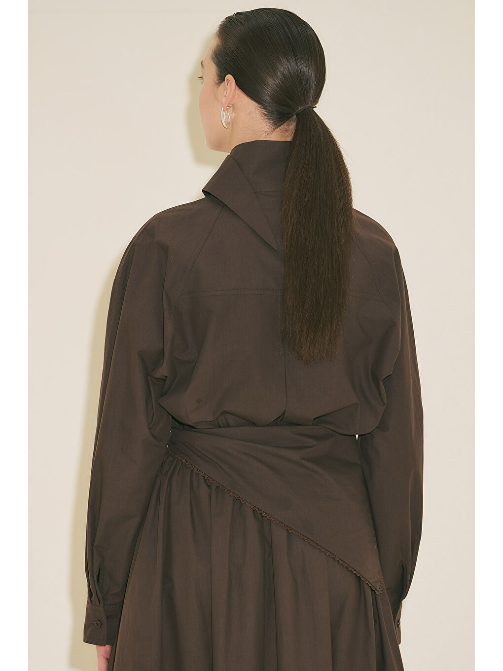 Yüksek Yakalı Kısa Gömlek Kahverengi-1