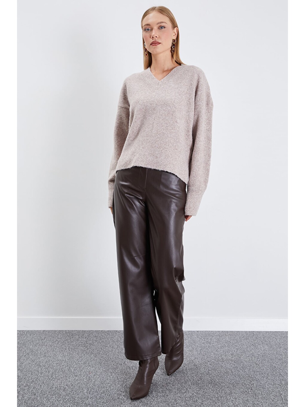 Bej Basic V Yaka Oversize Triko Kazak-3