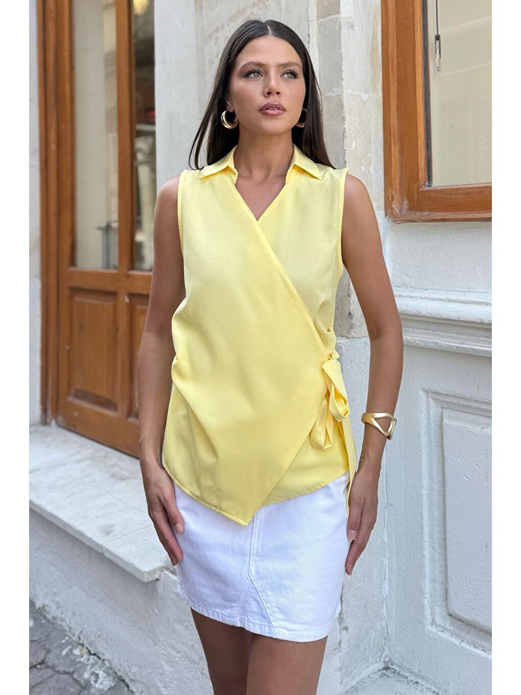 Sarı Kadın Kruvaze Yaka Yan Bağlama Detaylı Bluz-1