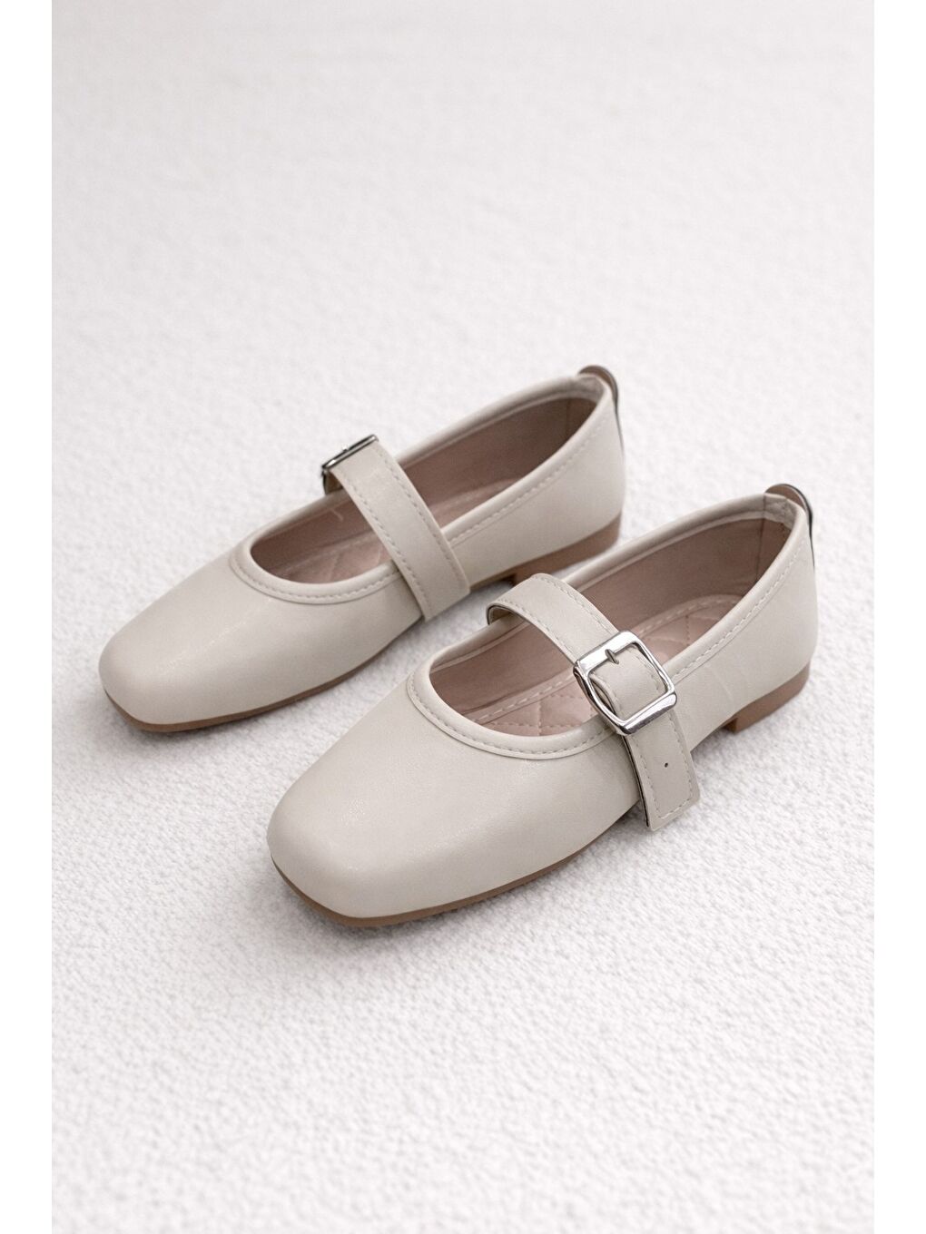 Ekru ROSSA Kemerli Babet Günlük Kadın Ayakkabı Ev Babeti