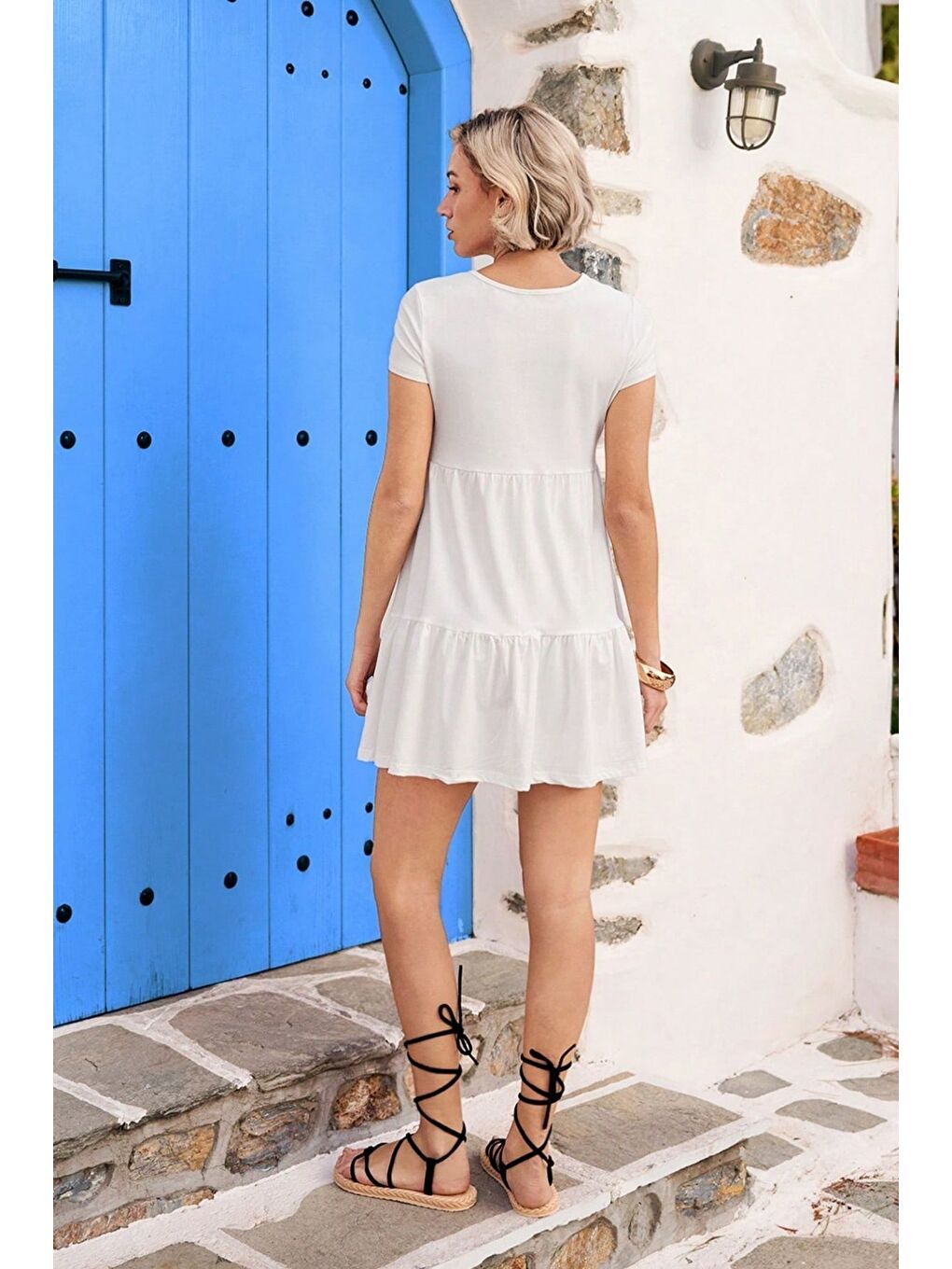 Beyaz Bisiklet Yaka Düz Kısa Kollu Fırfırlı Penye Elbise-2