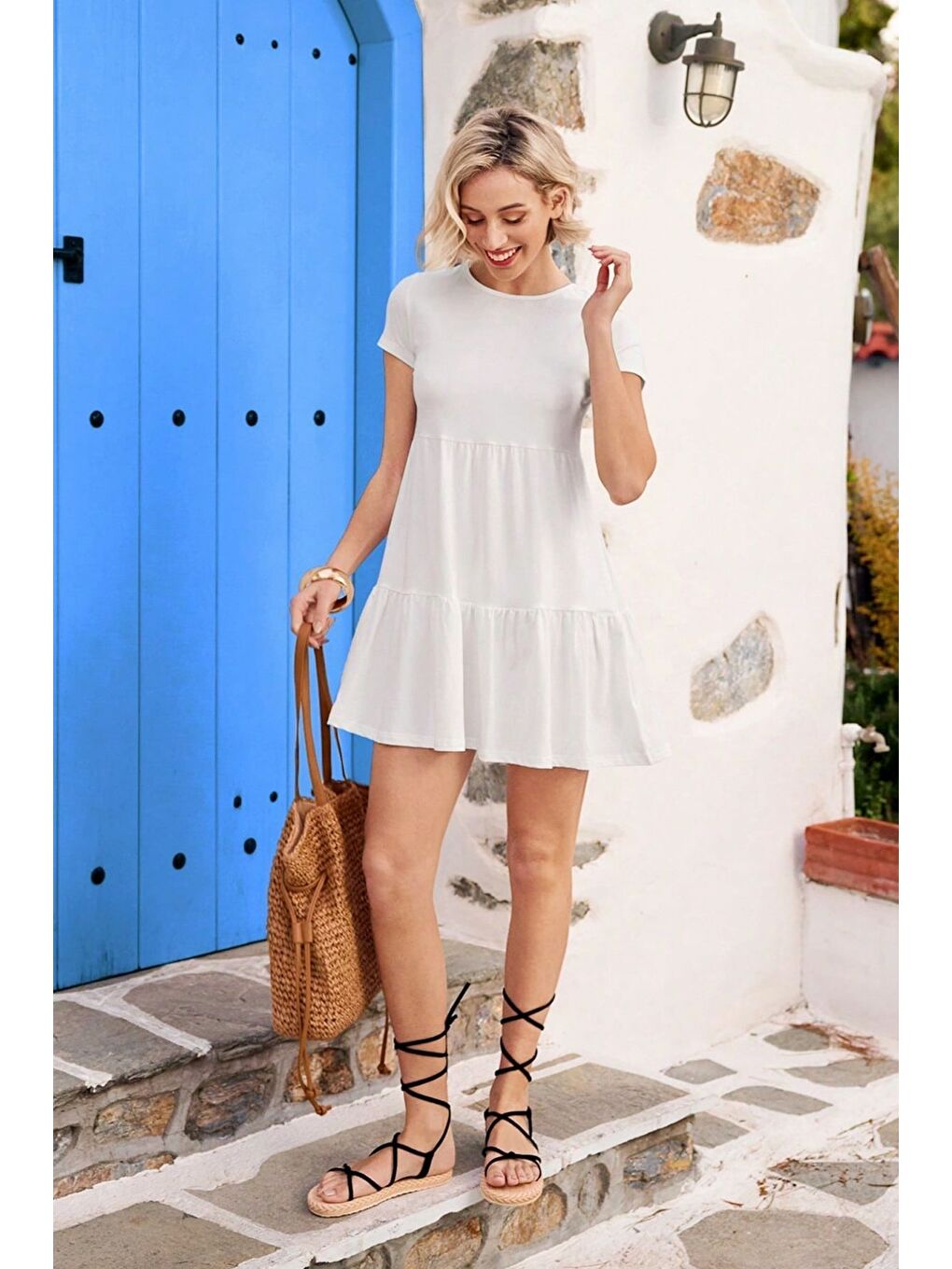 Beyaz Bisiklet Yaka Düz Kısa Kollu Fırfırlı Penye Elbise-3