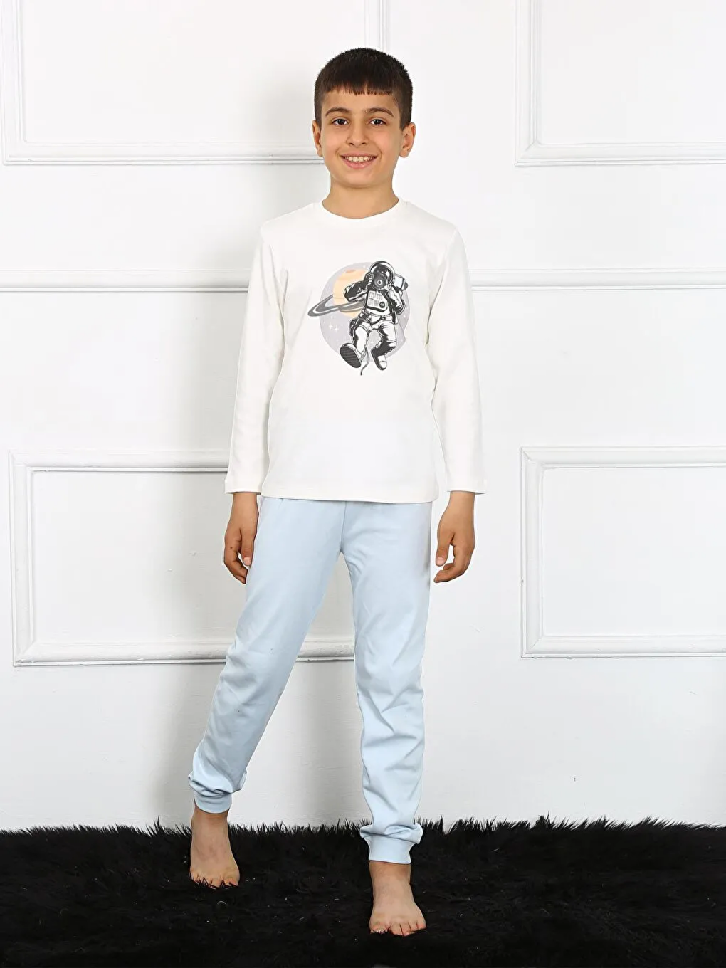 Ekru Bisiklet Yaka Uzun Kollu Erkek Çocuk Pijama Takımı