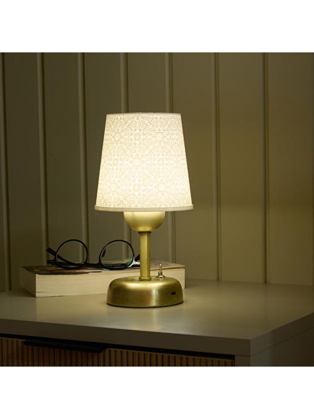 Ayaklı Abajur - Sarı / Beyaz - 24 cm