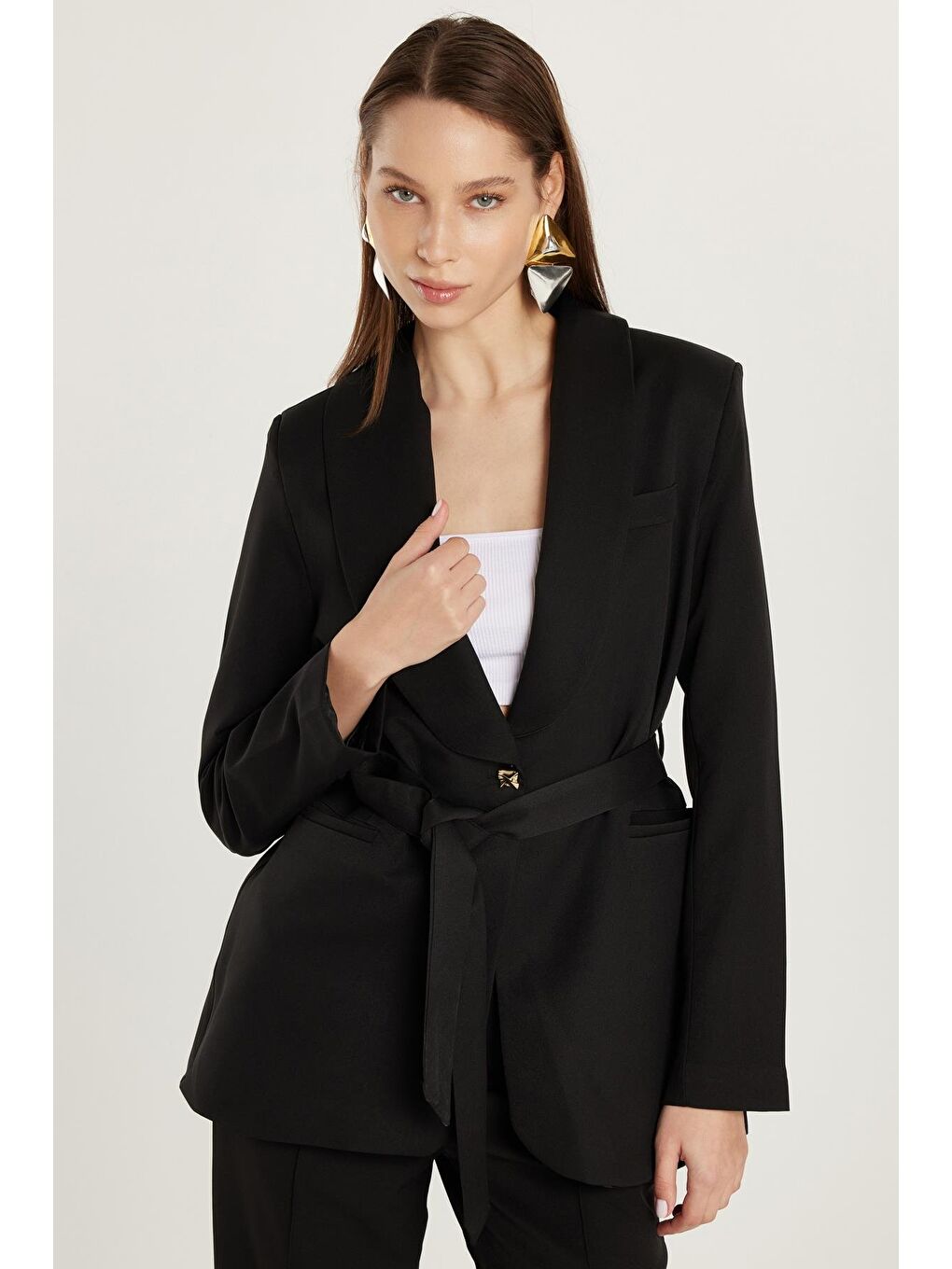 Kadın Standart Fit Uzun Kollu Kruvaze Yaka Düğmeli Siyah Ceket Pantolonlu Takım-1