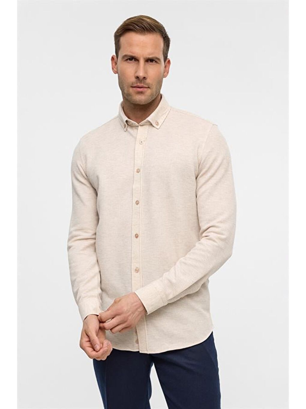 Bej Slim Armürlü Düğmeli Yaka Gömlek-1