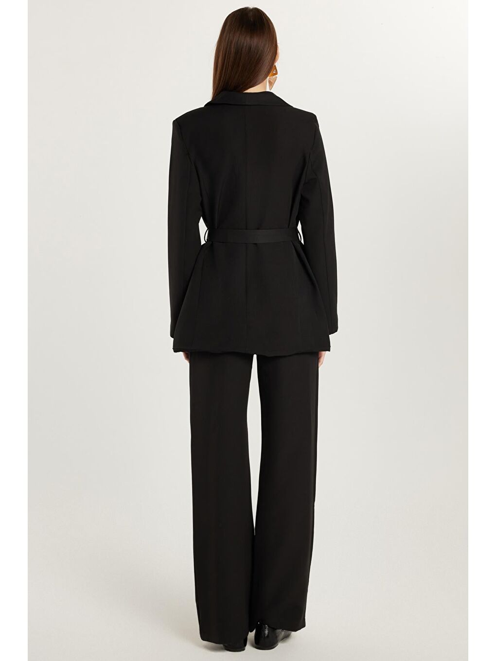 Kadın Standart Fit Uzun Kollu Kruvaze Yaka Düğmeli Siyah Ceket Pantolonlu Takım-4
